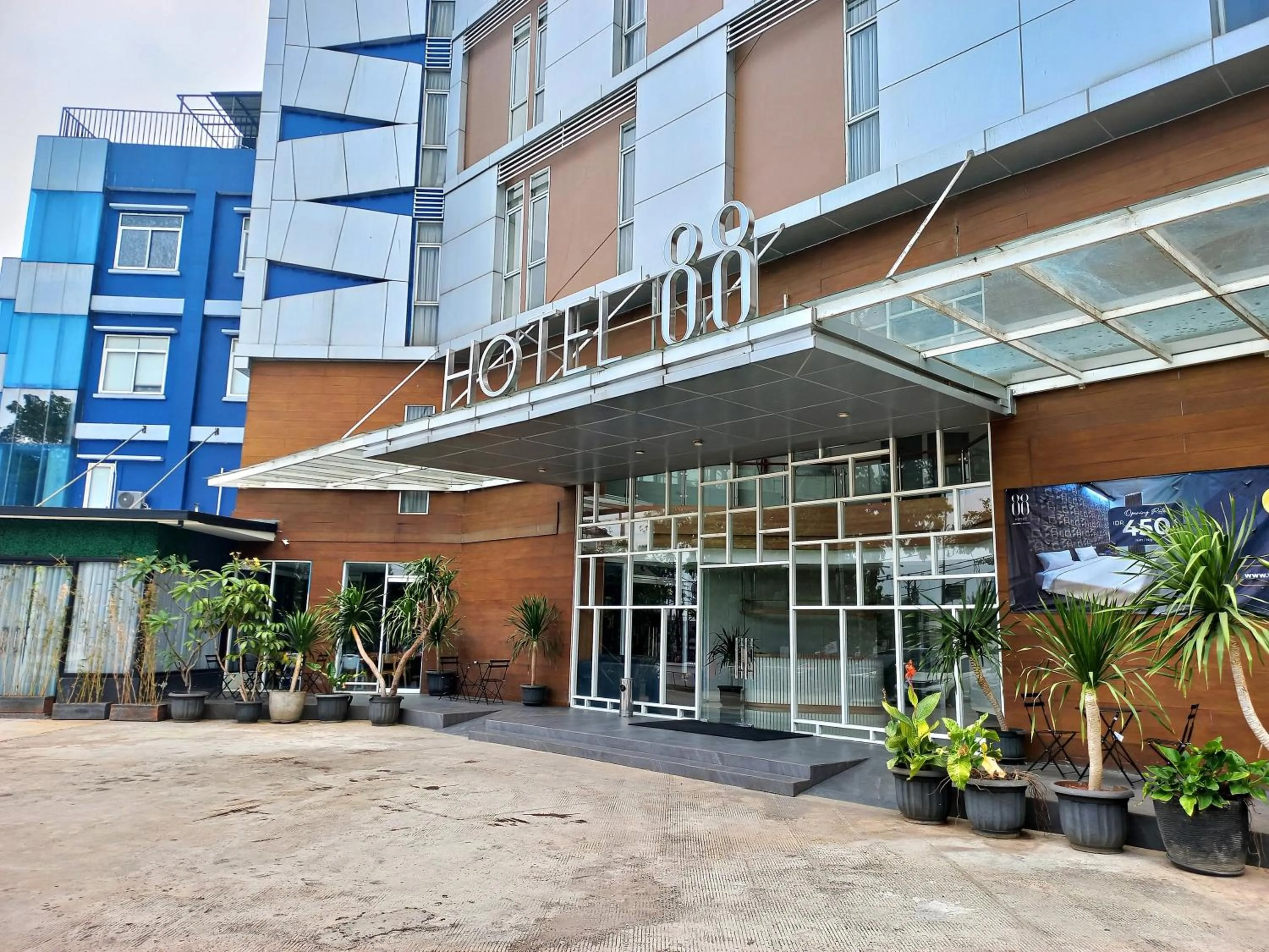 Property building in Hotel 88 Kedoya Jakarta