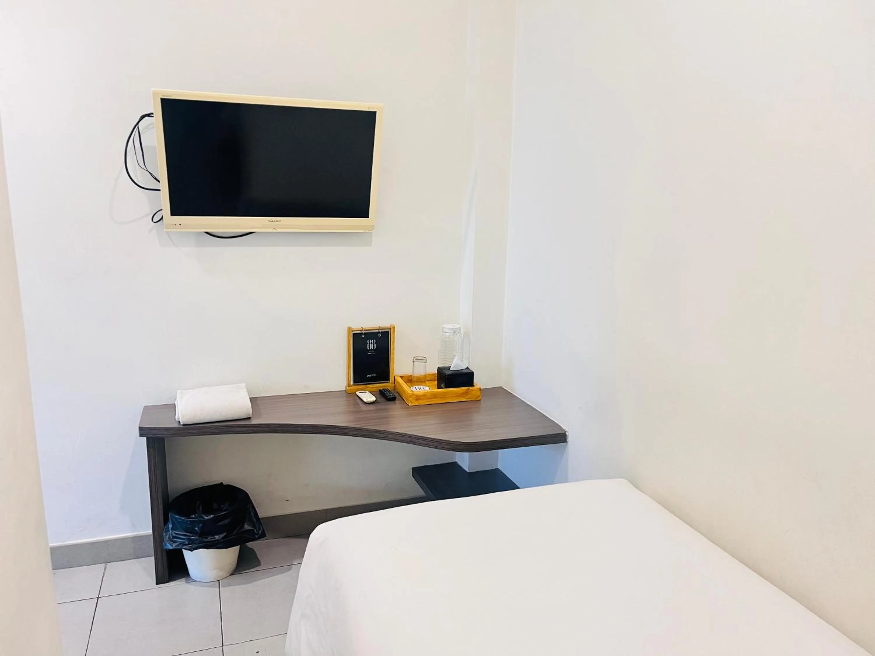 Bed in Hotel 88 Kedoya Jakarta