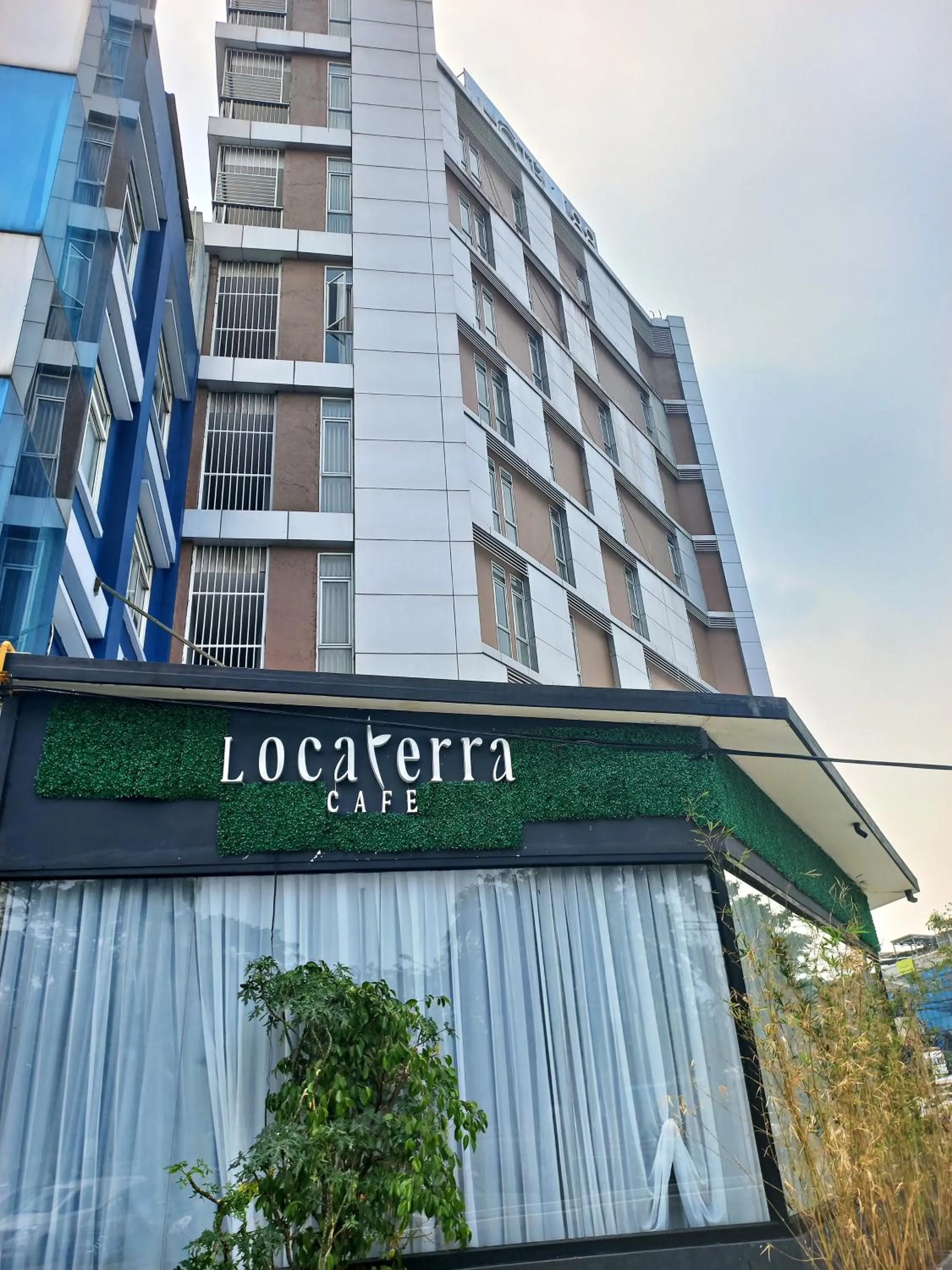 Property building in Hotel 88 Kedoya Jakarta