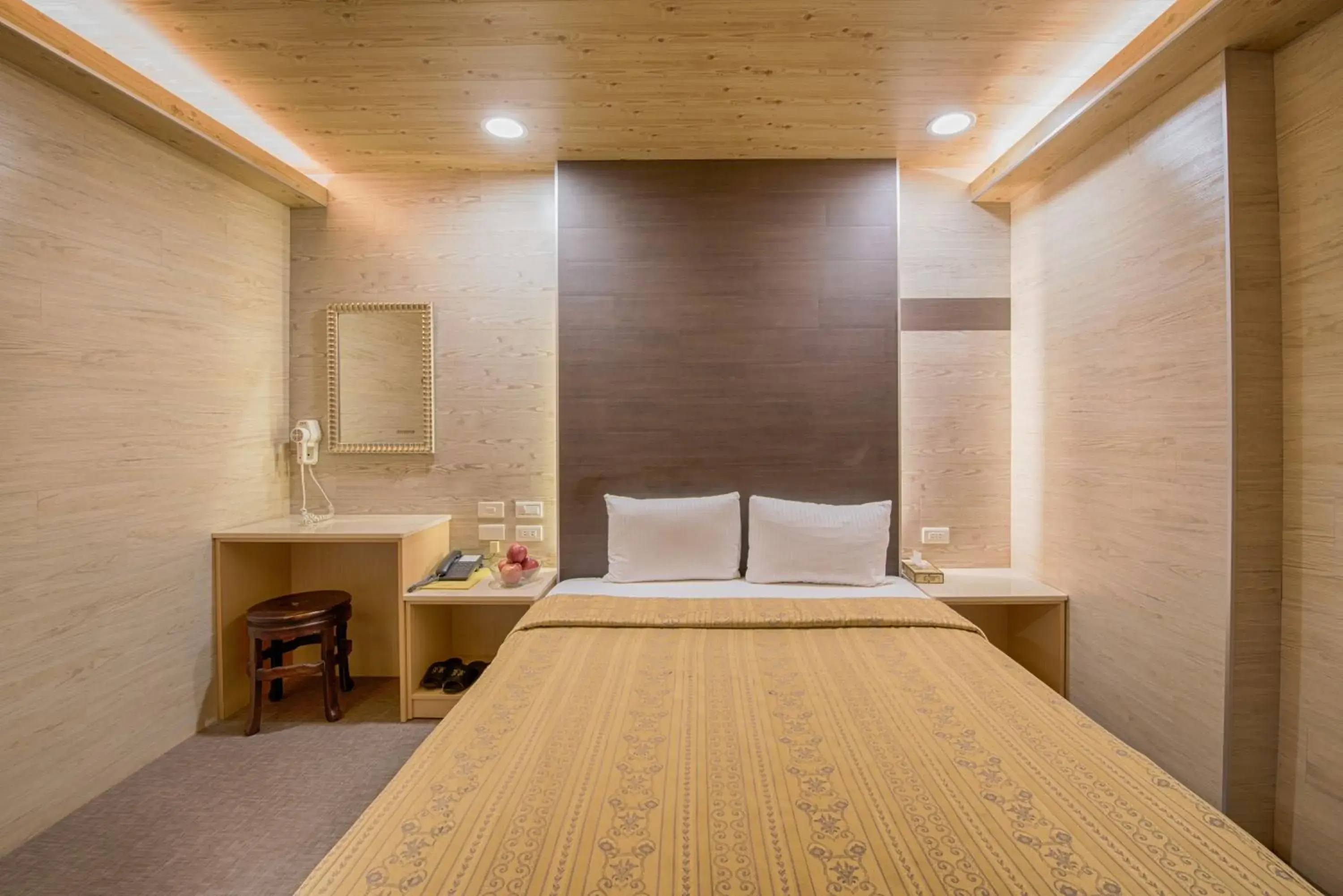 Standard Double Room in Empire Hotel Standard Double Room in Empire Hotel