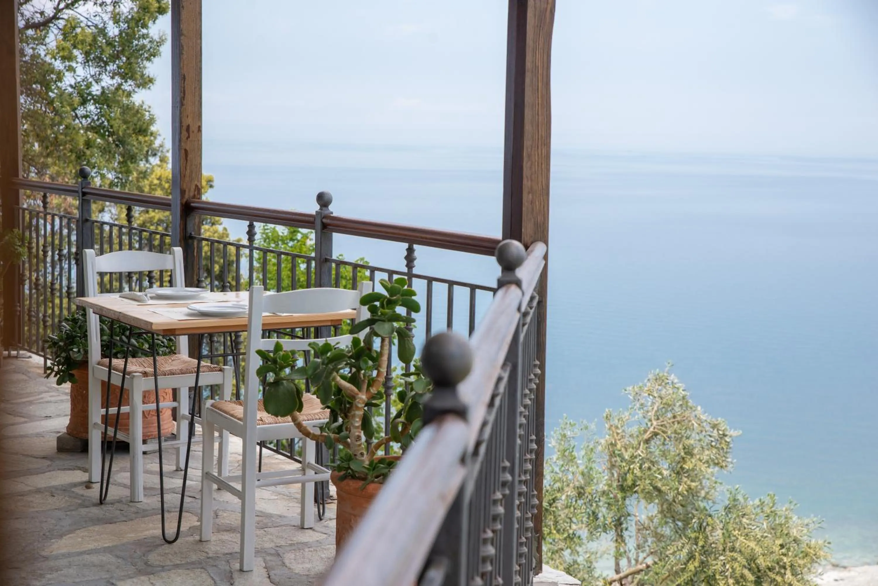 Restaurant/places to eat in Marabou Hotel Chorefto