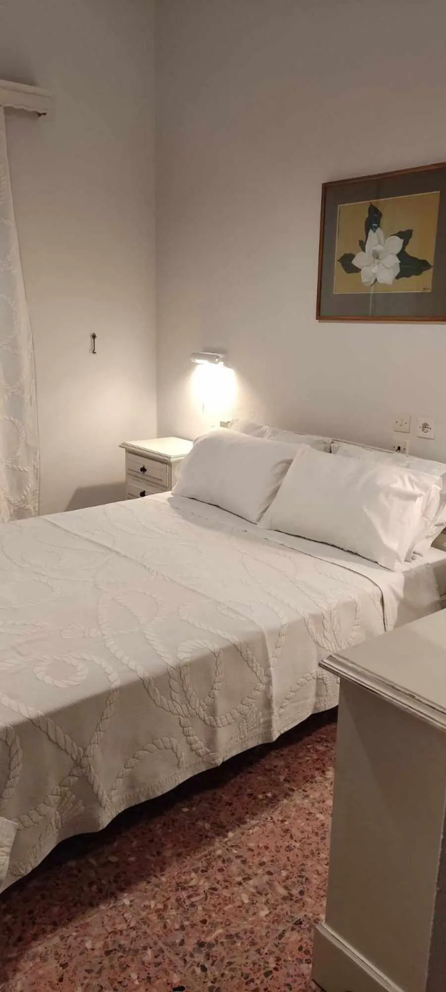 Bed in Marabou Hotel Chorefto