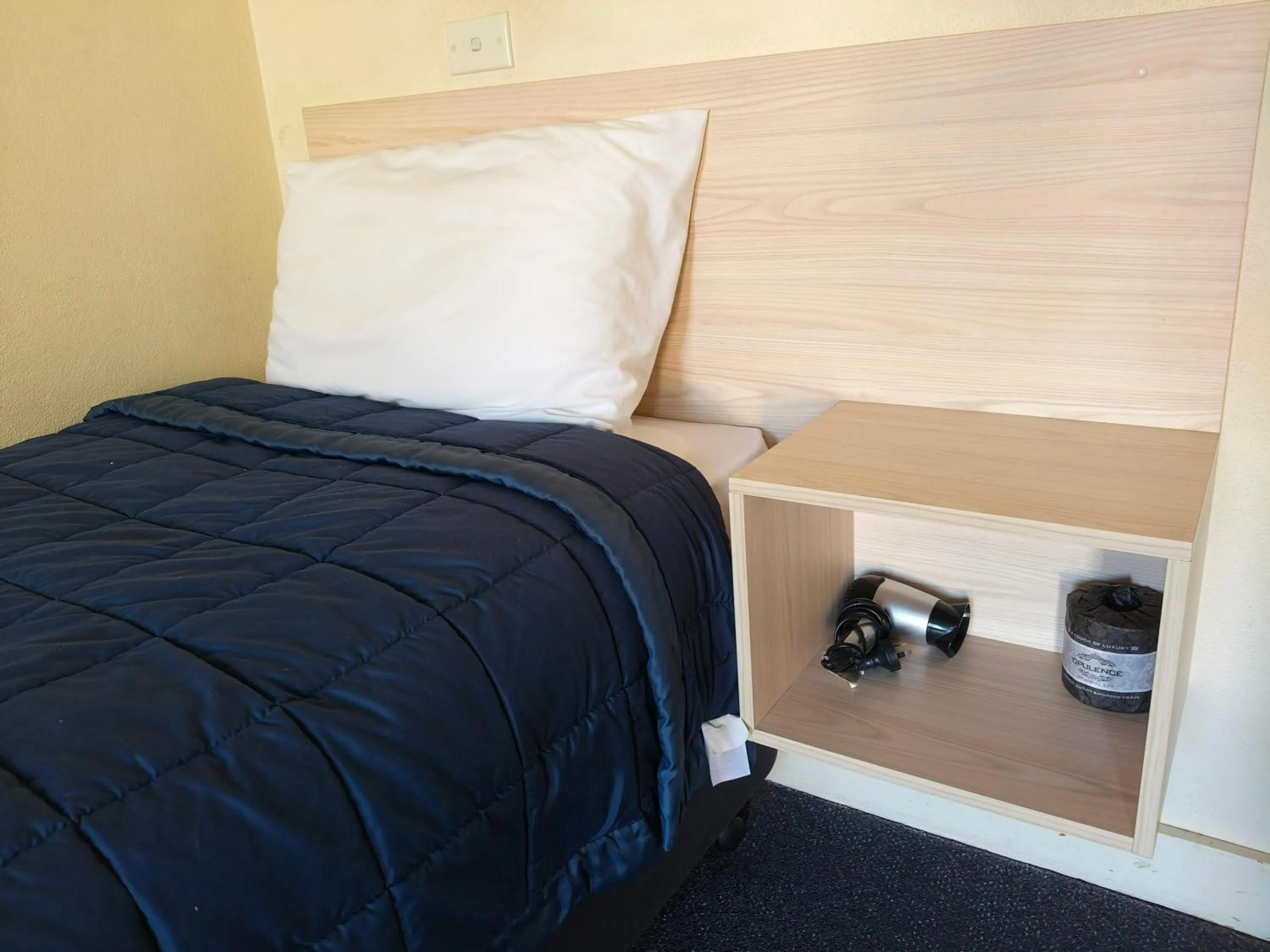 Bedroom, Bed in Red Chief Motel