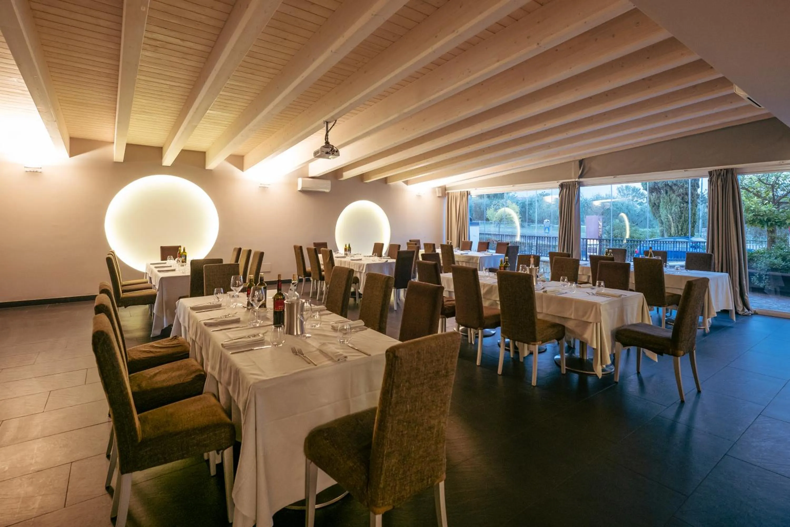 Restaurant/places to eat in Villa Luisa Resort & Luxury Apartments