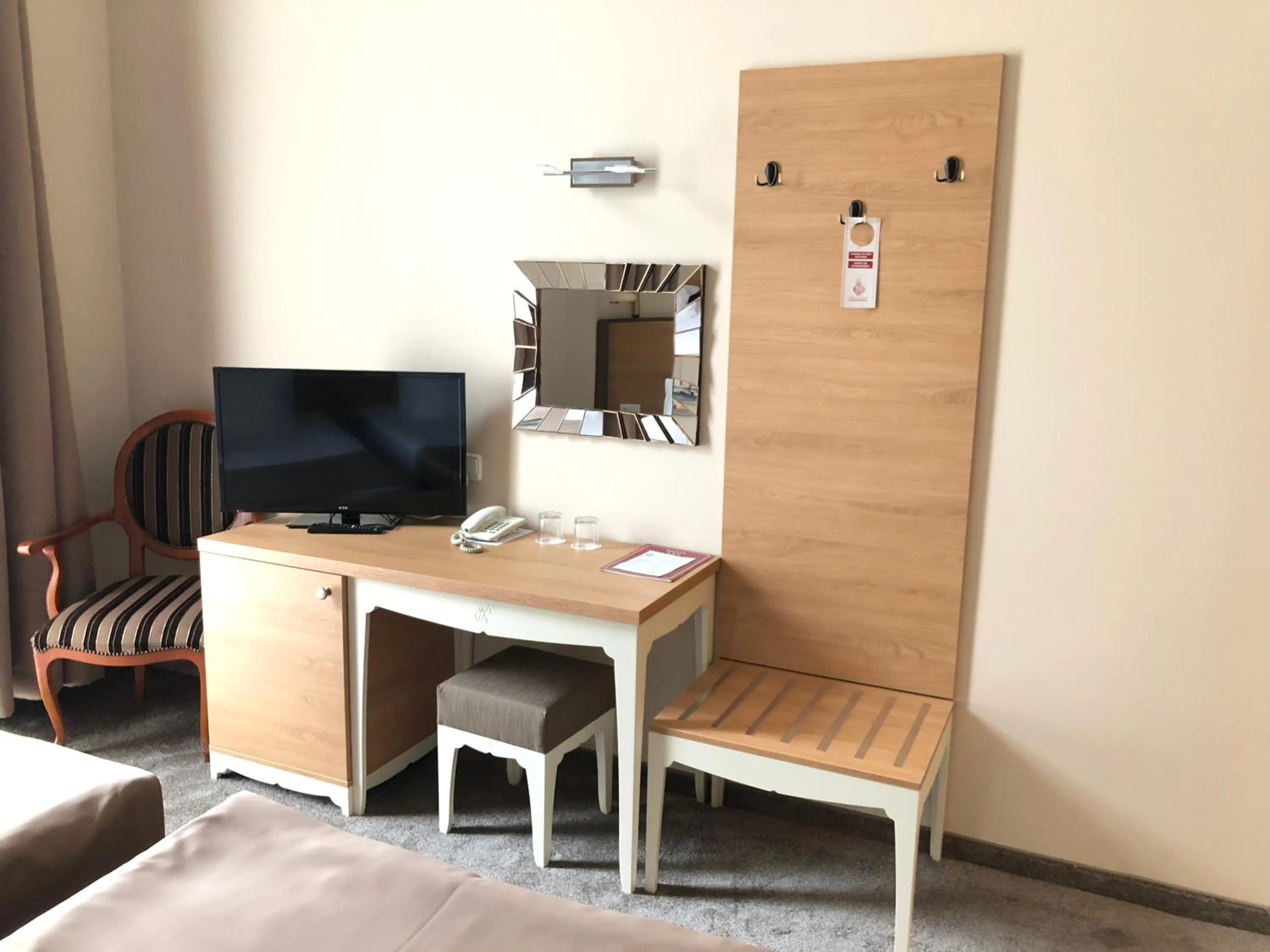 TV and multimedia in Hotel Anna Palace