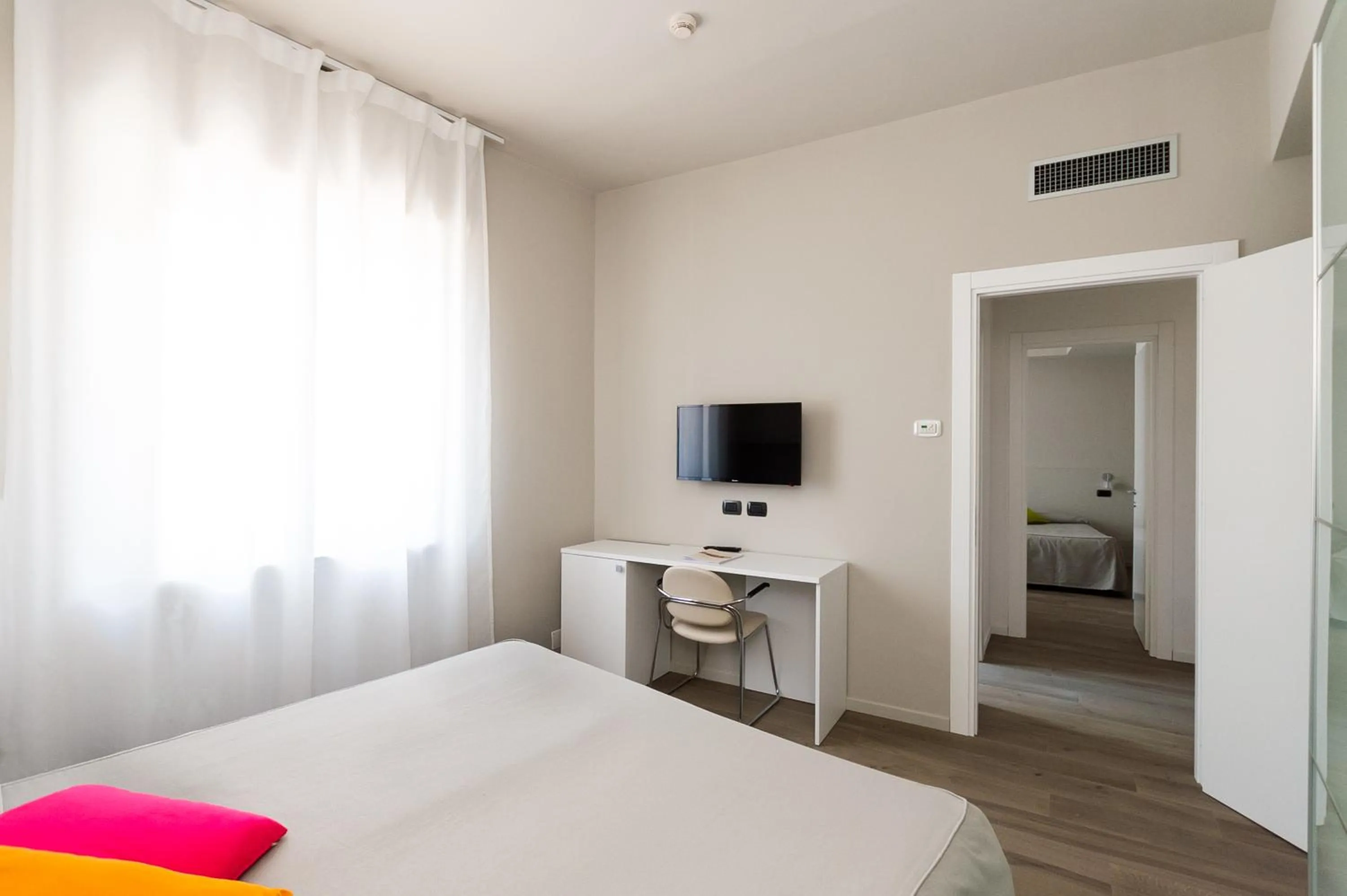 Bedroom, Bed in Hotel Tirreno