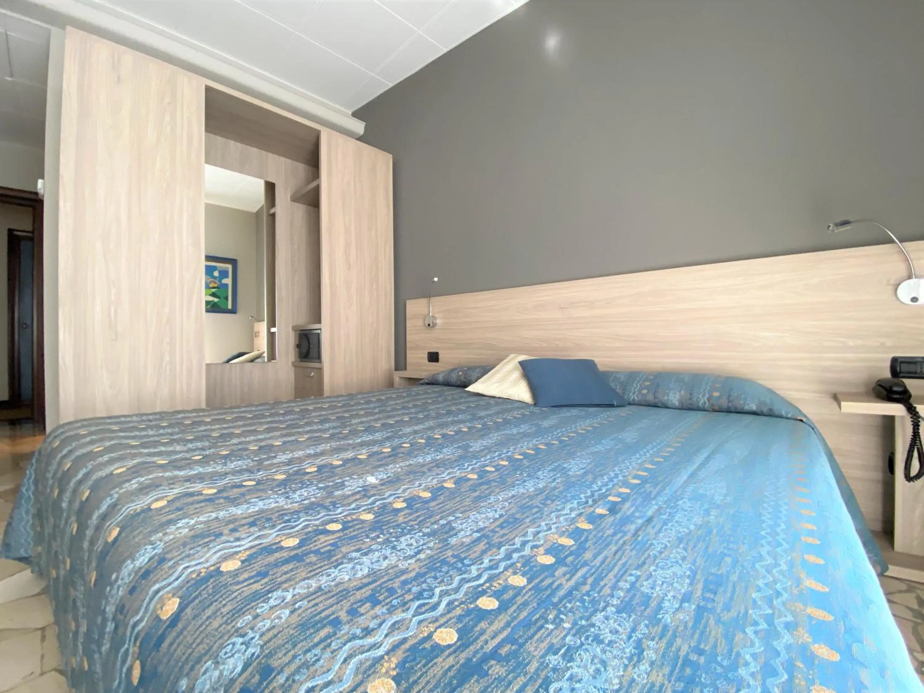 Bedroom, Bed in Hotel Tirreno