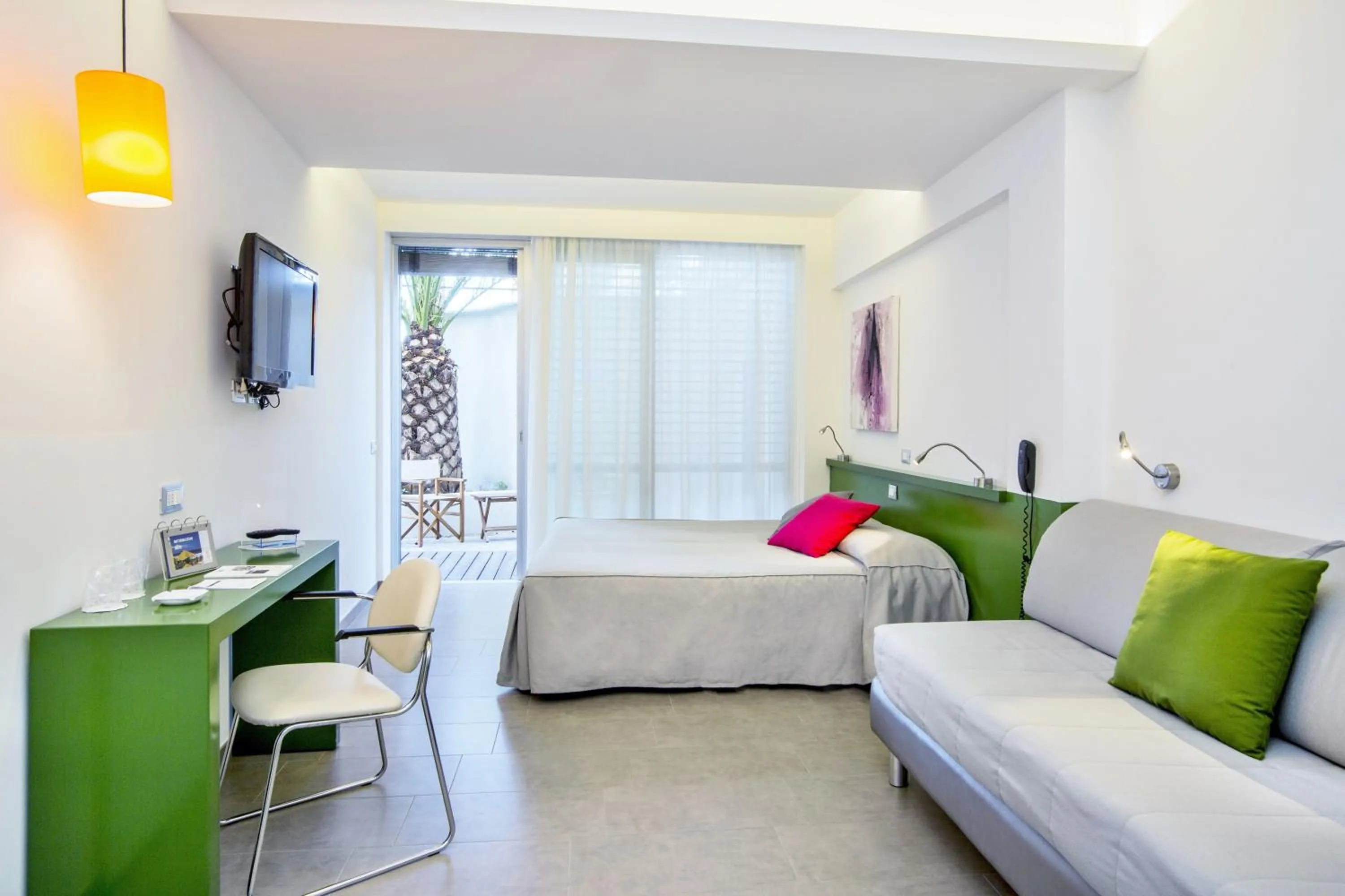 Photo of the whole room in Hotel Tirreno