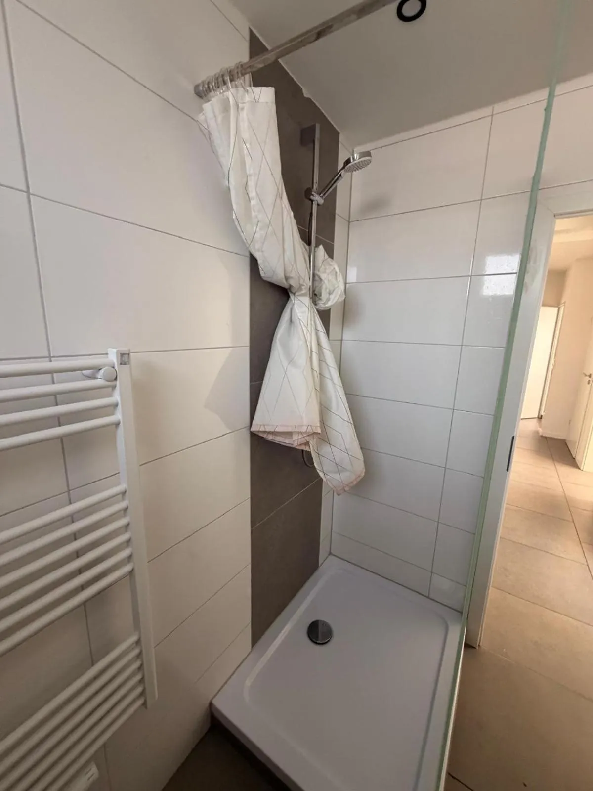 Shower in GZ Hostel Bonn