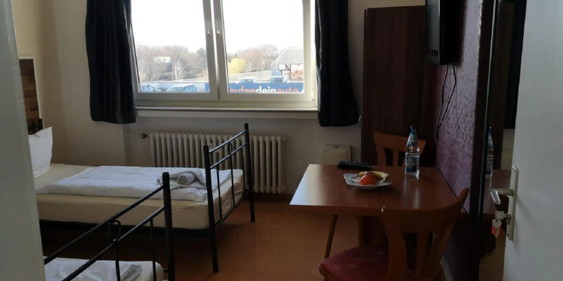 Photo of the whole room, Bed in GZ Hostel Bonn