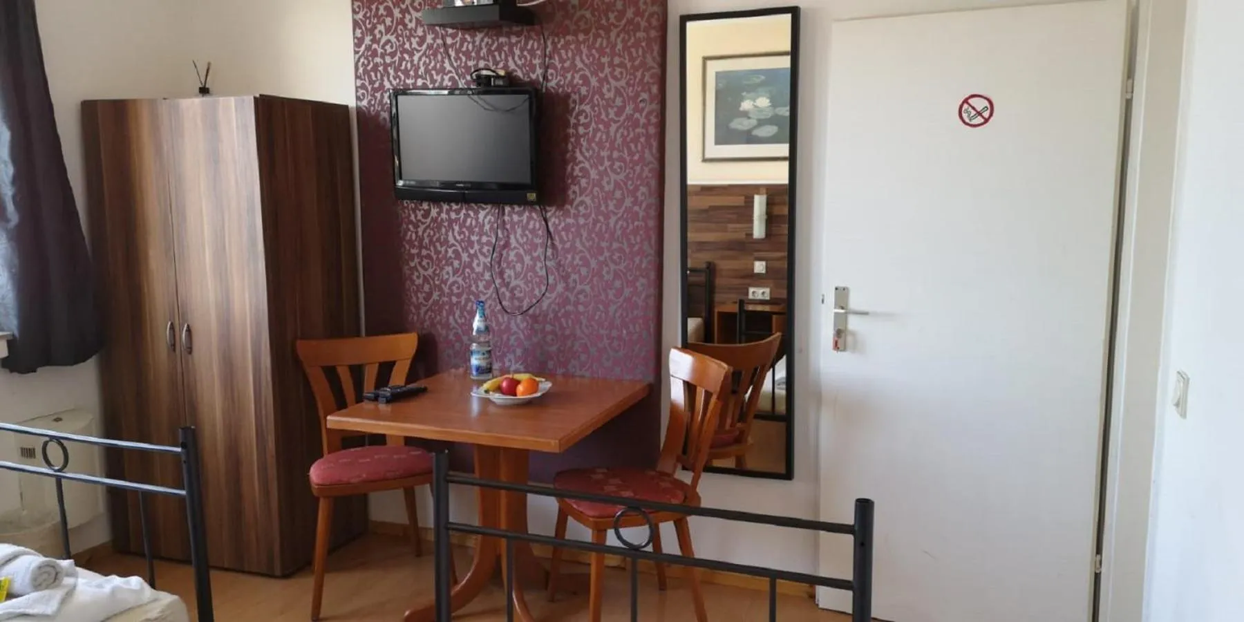 Decorative detail in GZ Hostel Bonn