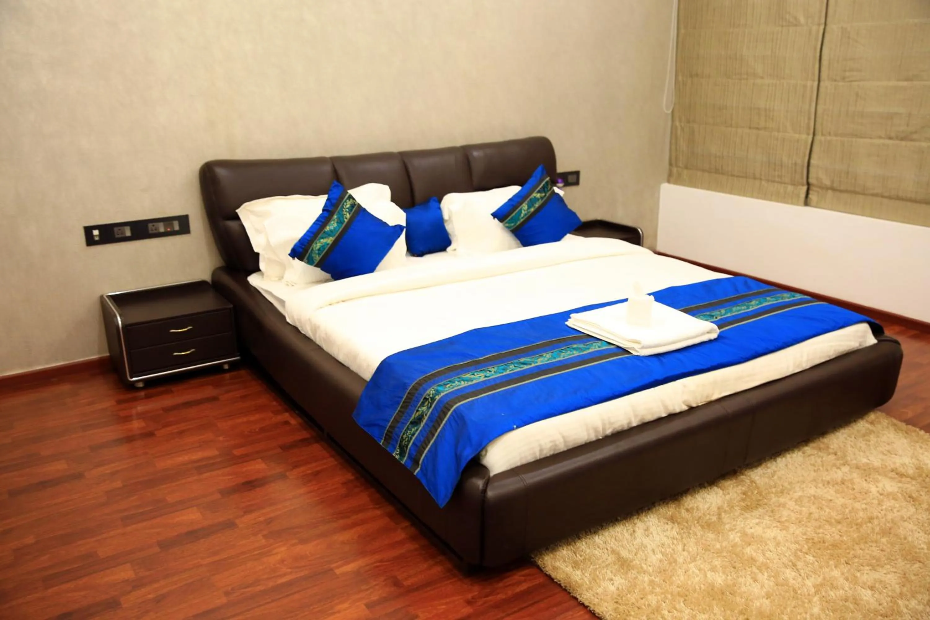 Property building, Bed in Luxe Loft