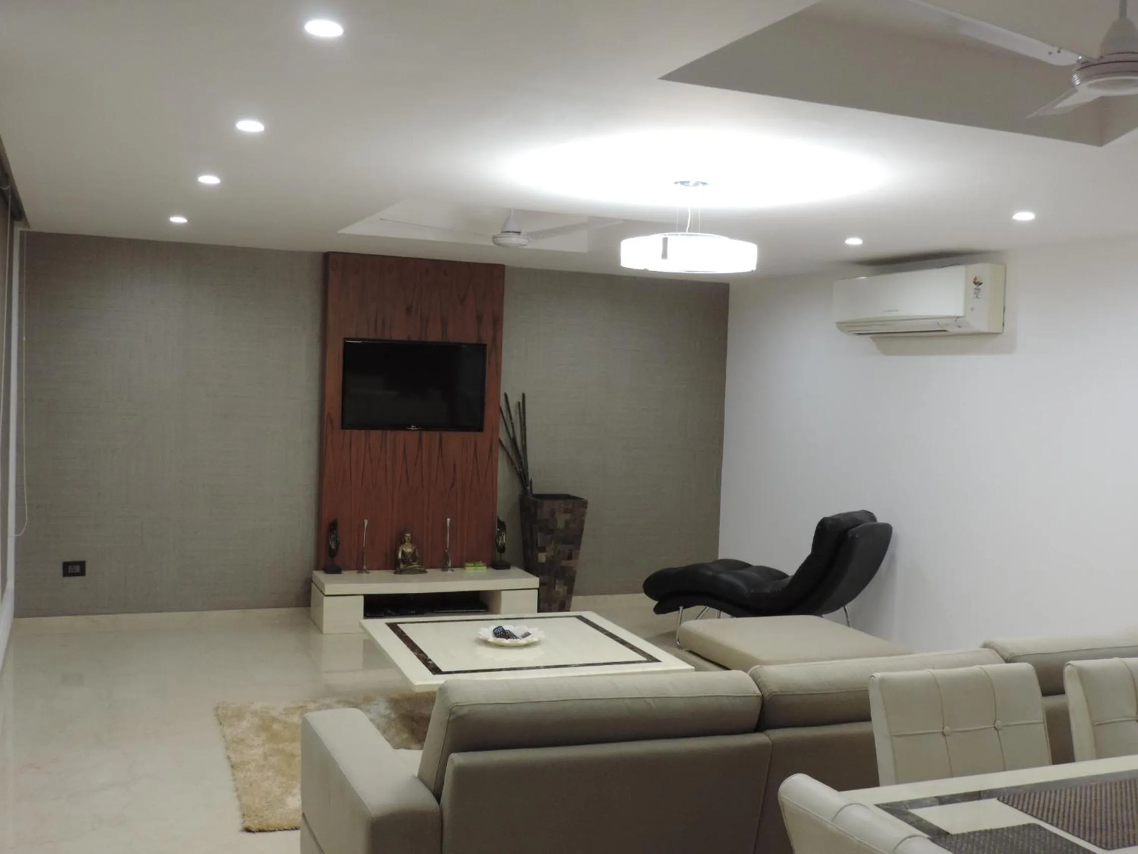 Living room in Luxe Loft