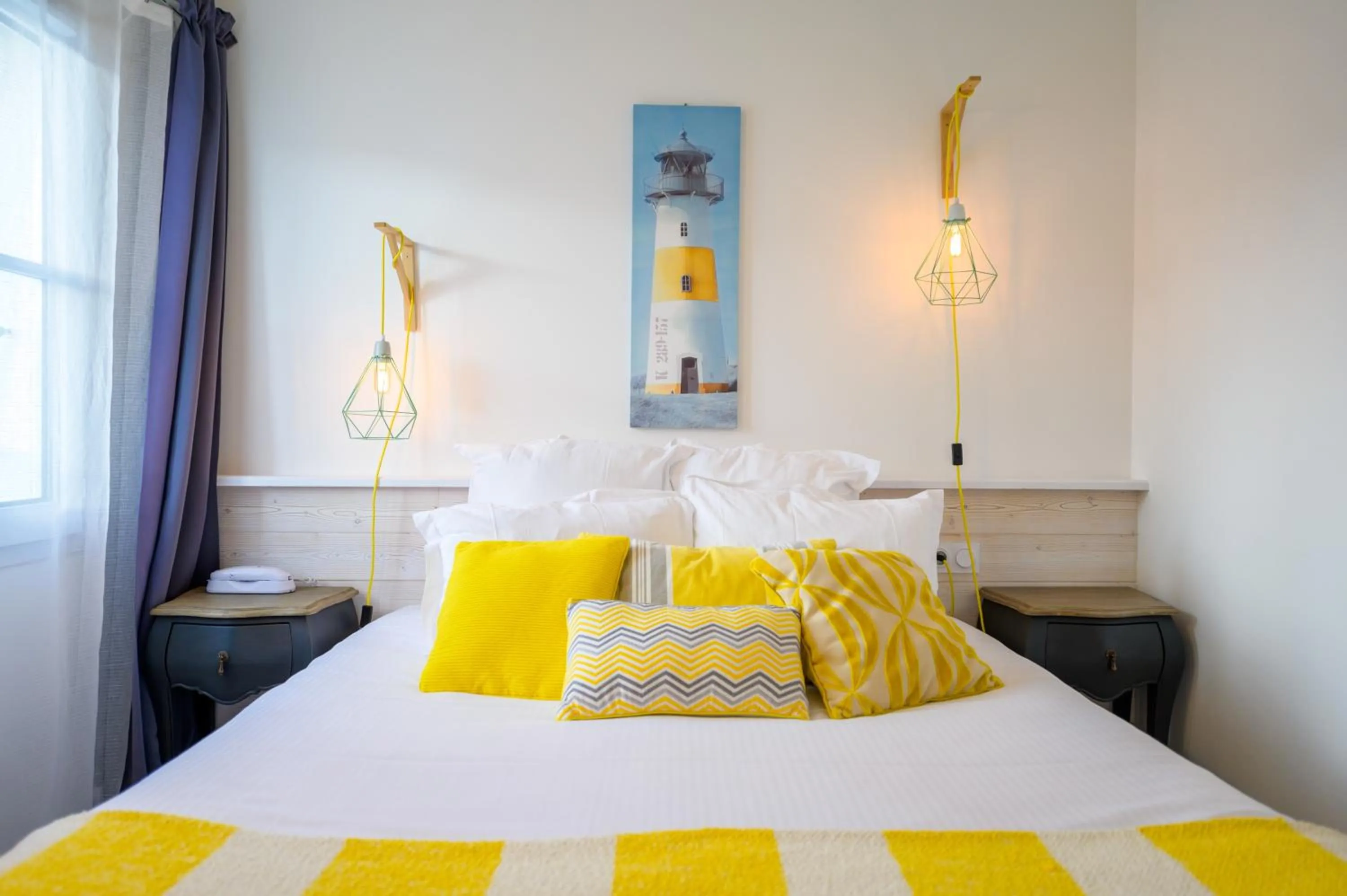 Bed in Hôtel La Jetée