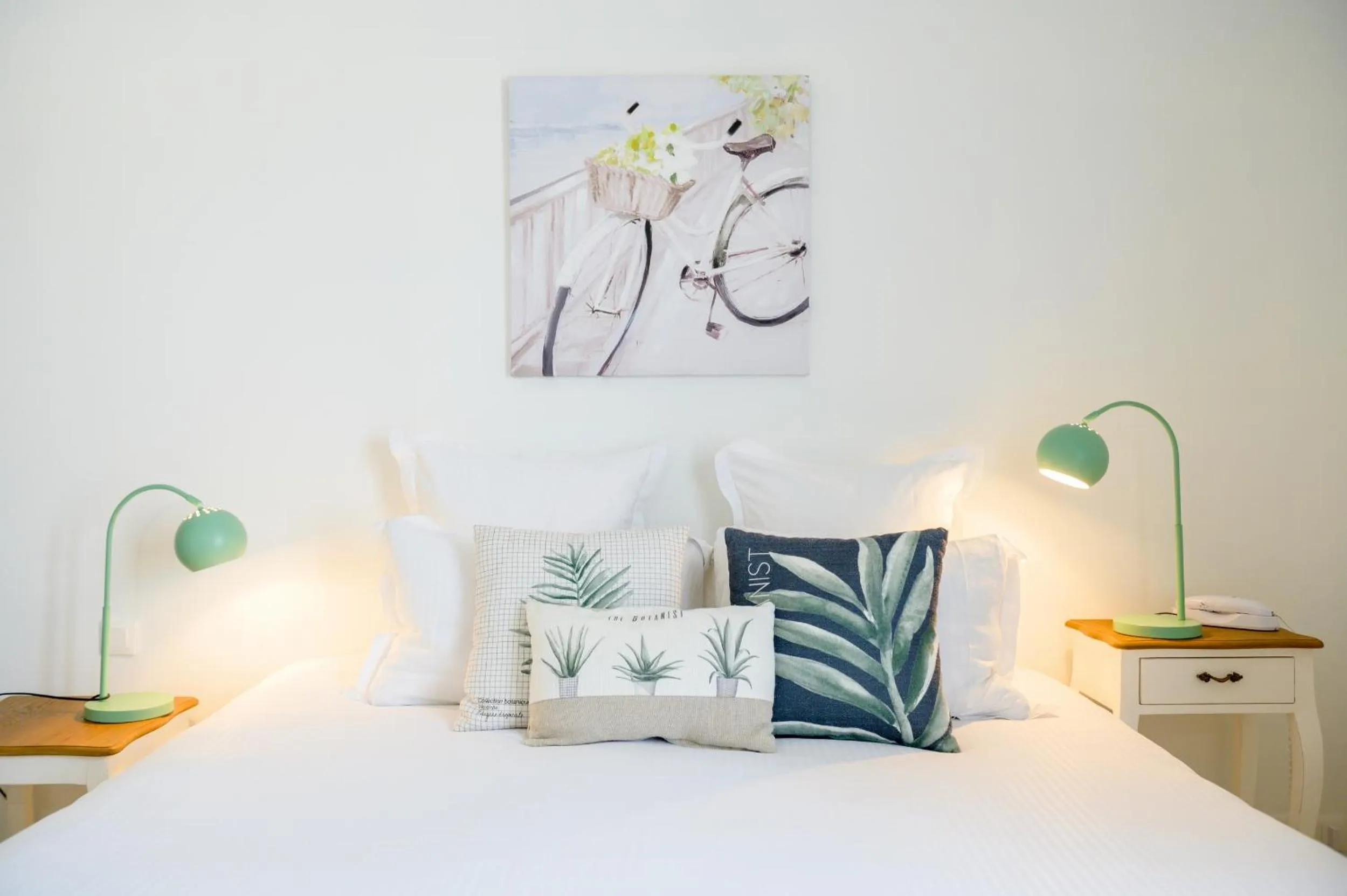 Bed in Hôtel La Jetée