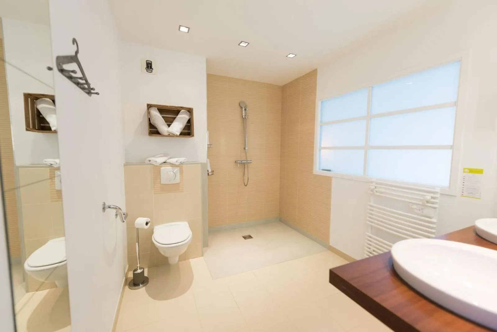 Bathroom in Hôtel La Jetée