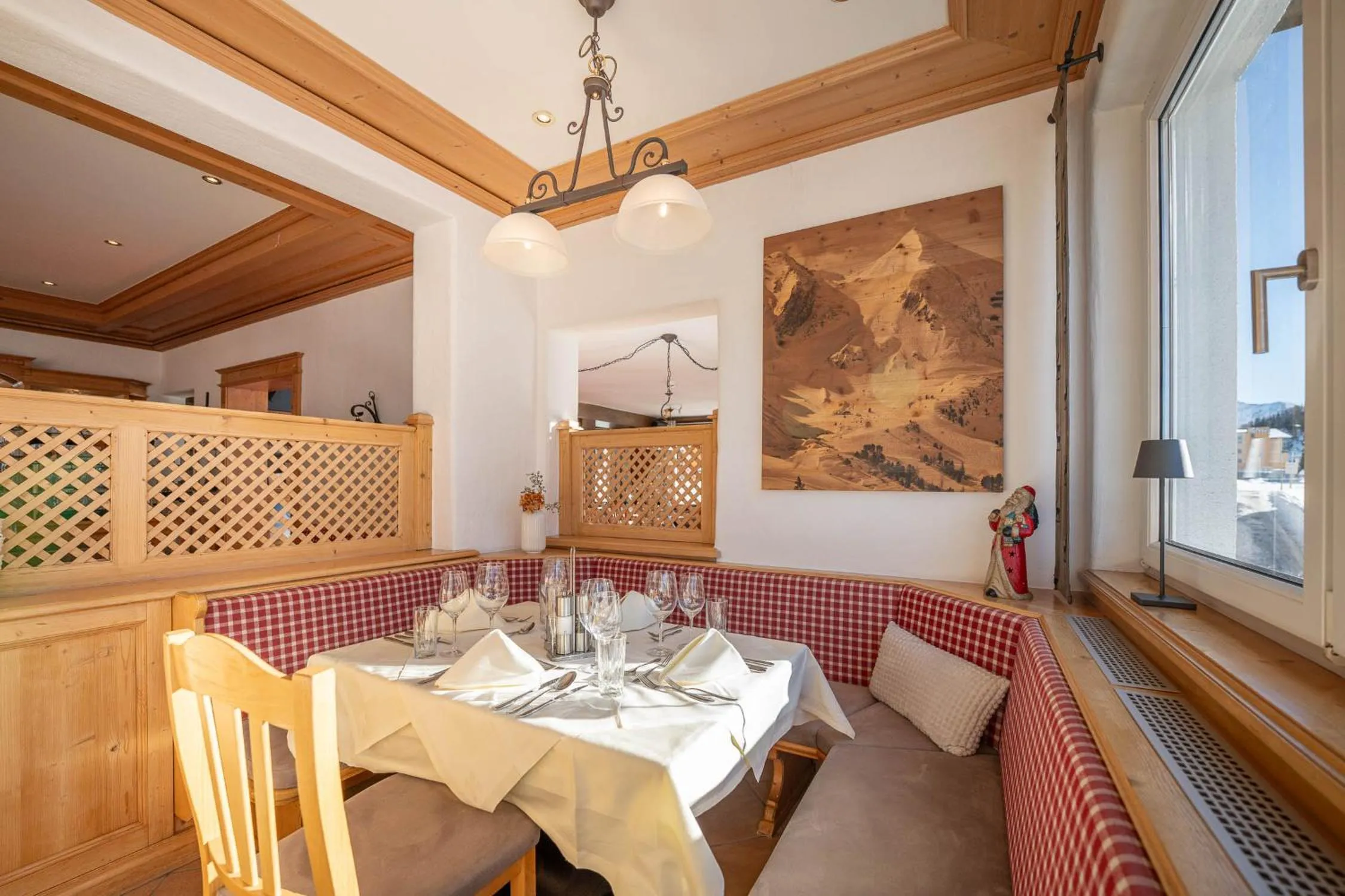 Restaurant/places to eat in Hotel Solaria