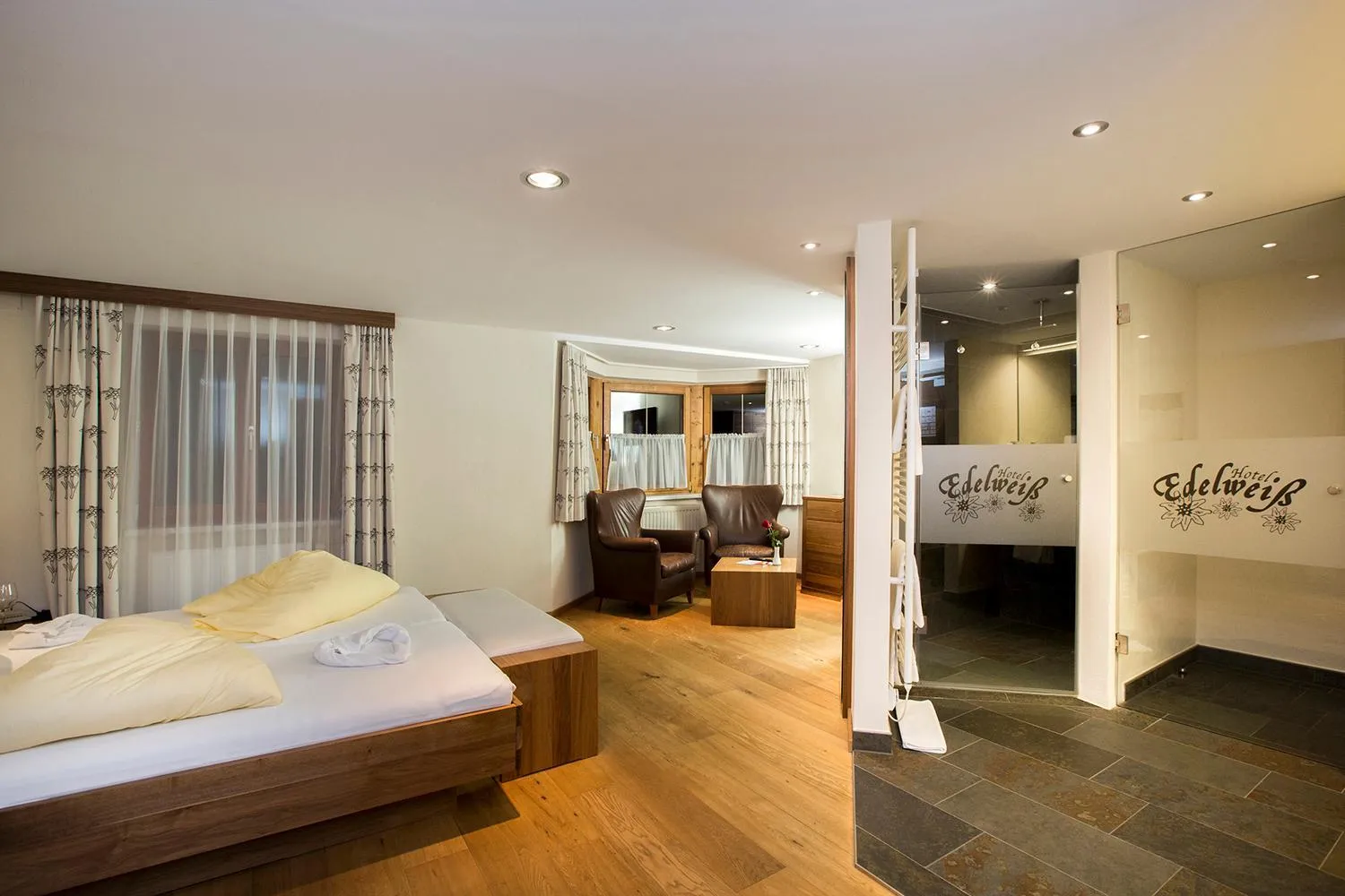 Bed in Hotel Edelweiss