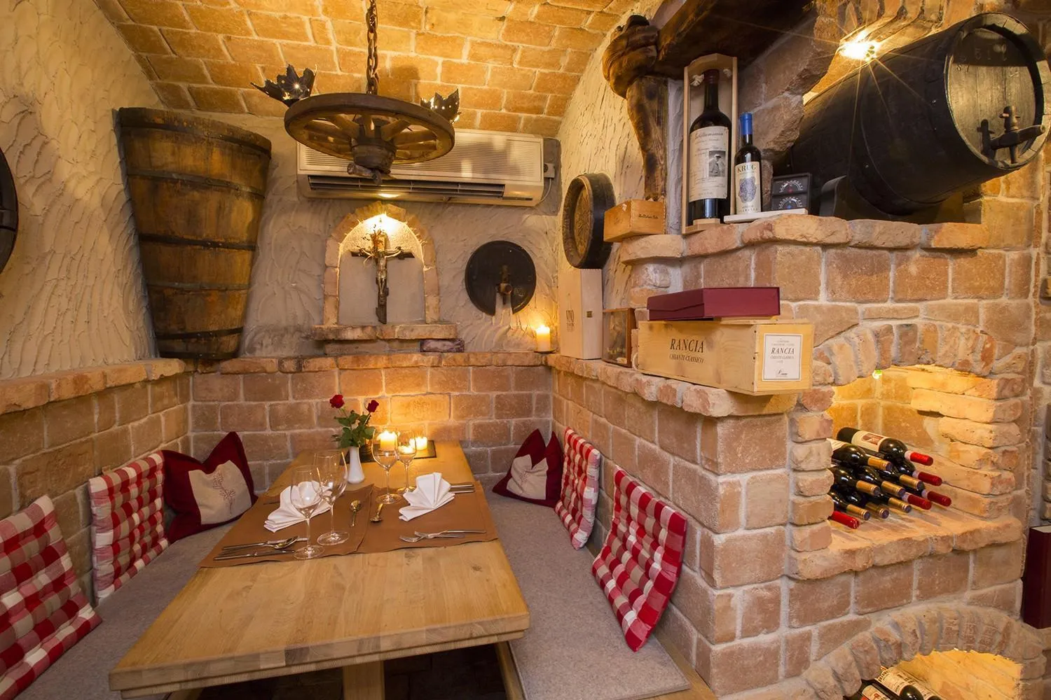 Dining area in Hotel Edelweiss