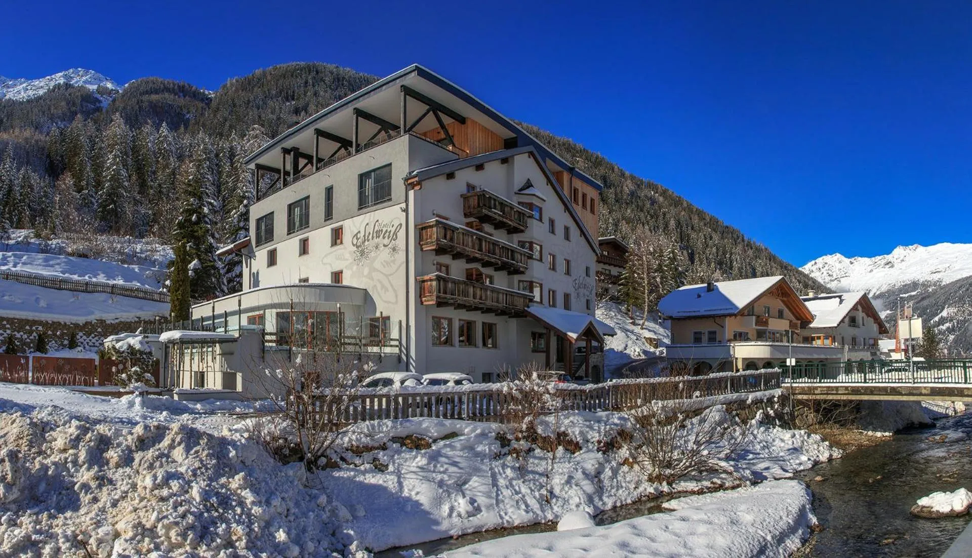Property building in Hotel Edelweiss