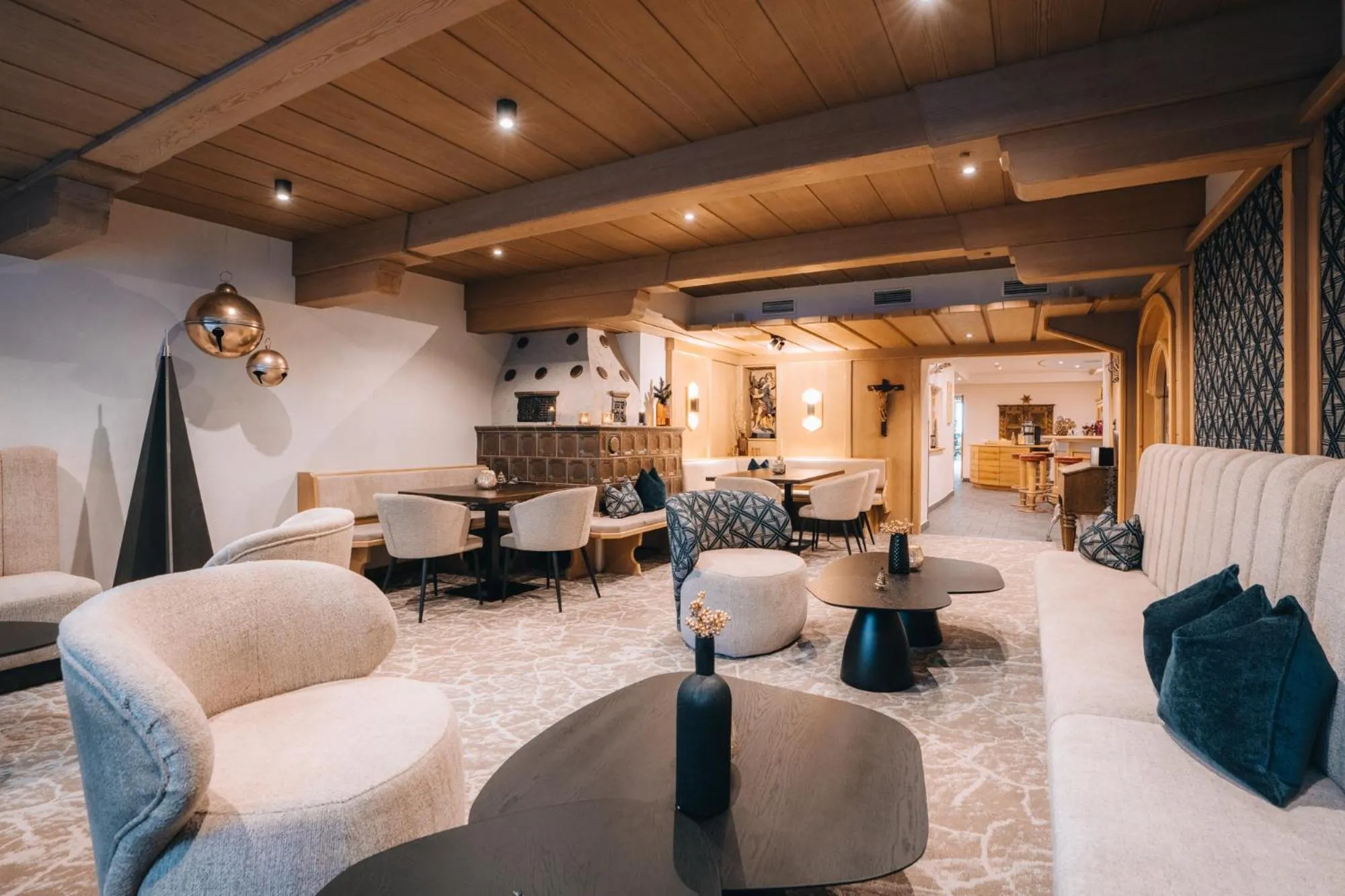 Communal lounge/ TV room in Hotel Edelweiss