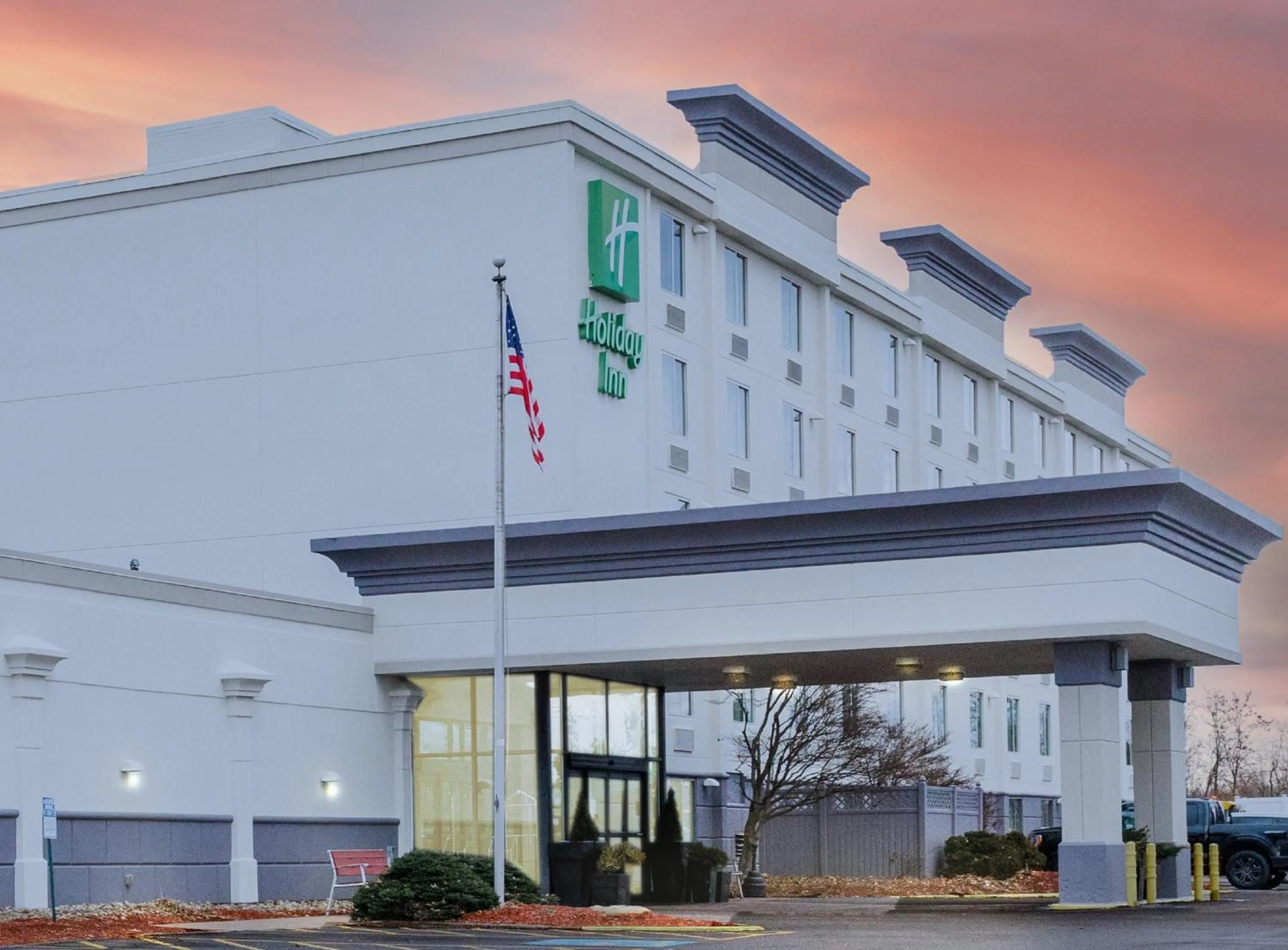 Property building in Holiday Inn Weirton-Steubenville Area