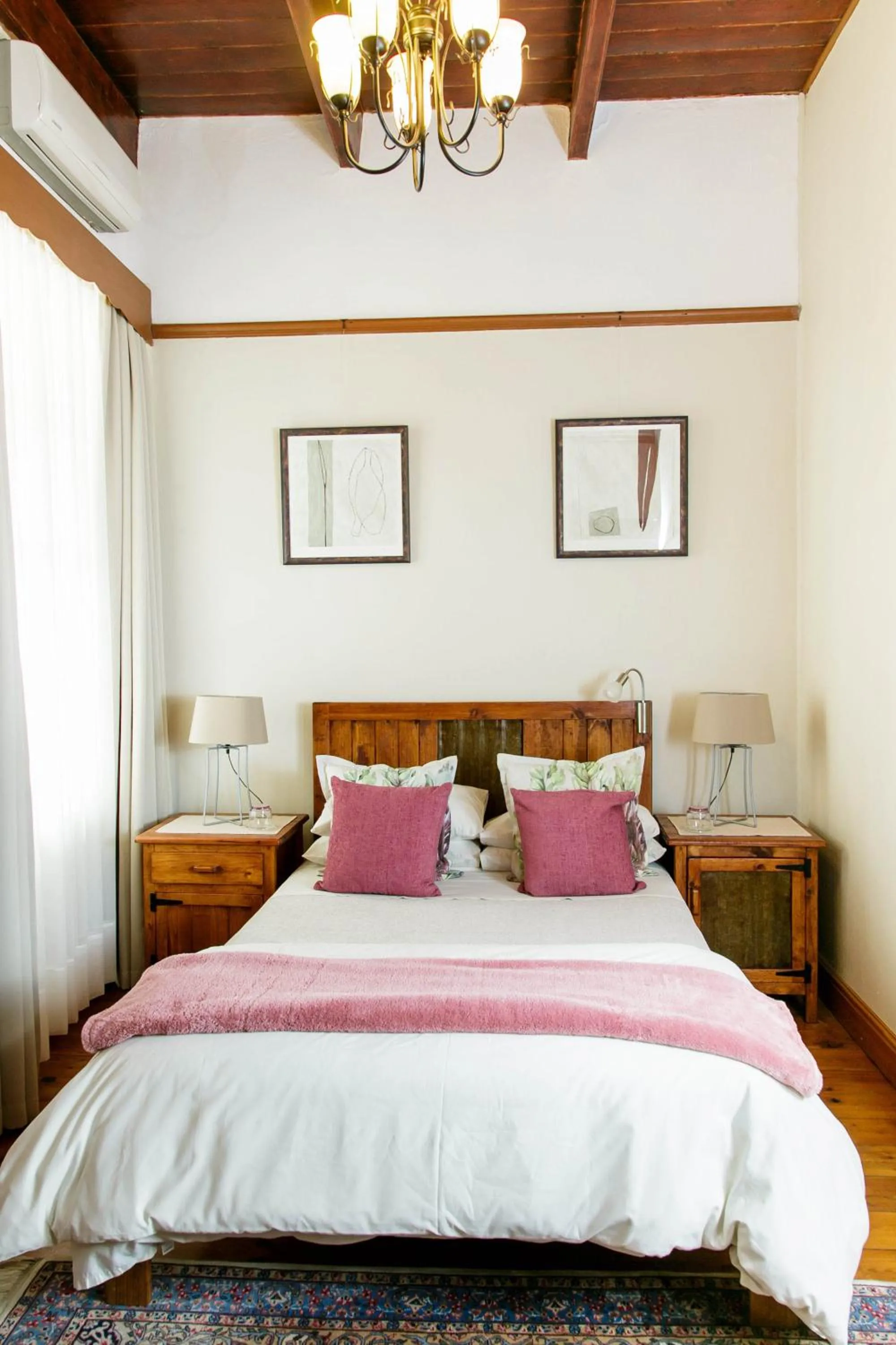 Bed in Oakdene Guest House