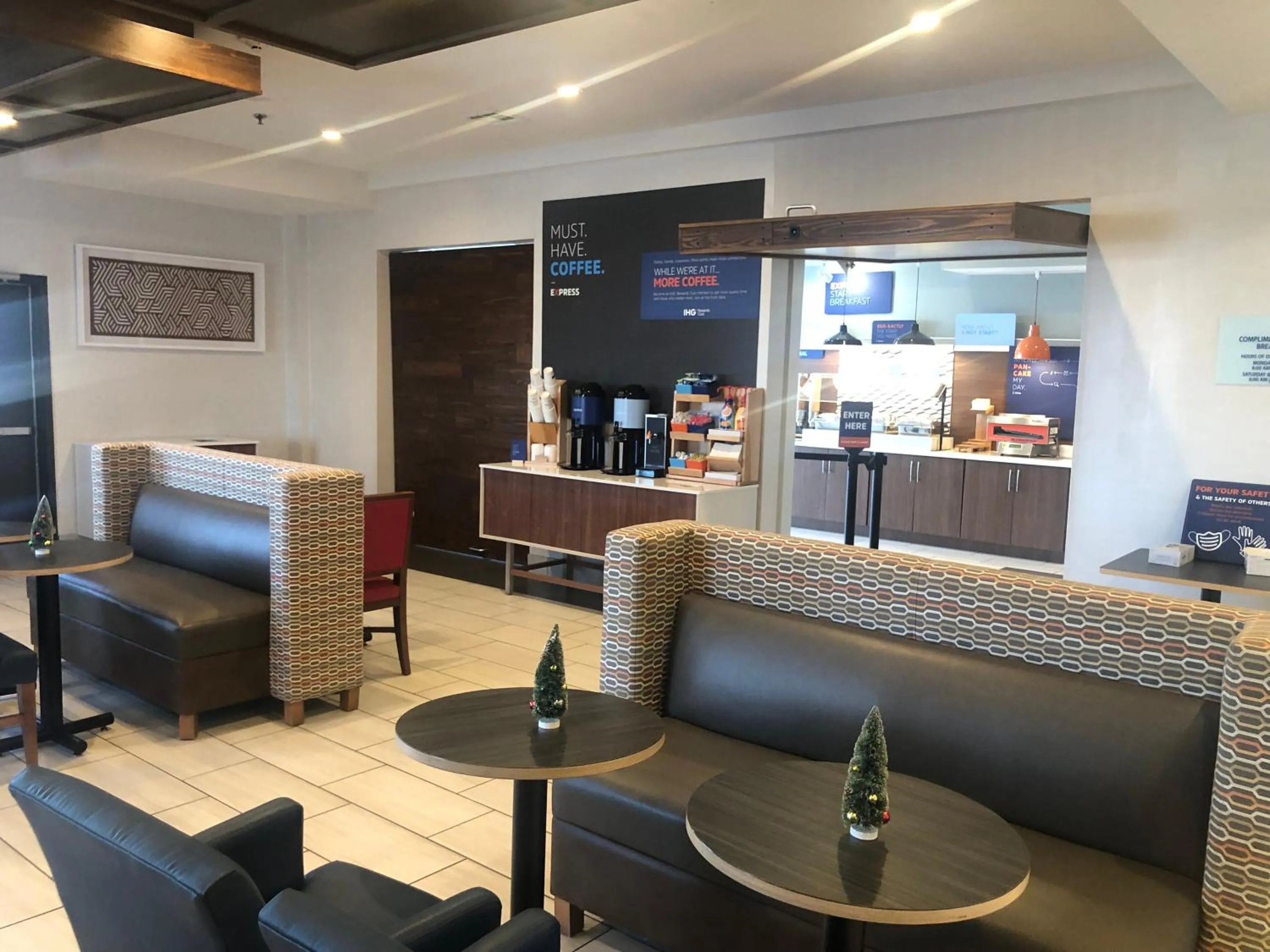 Breakfast in Holiday Inn Express Hotel & Suites Woodward Hwy 270 by IHG