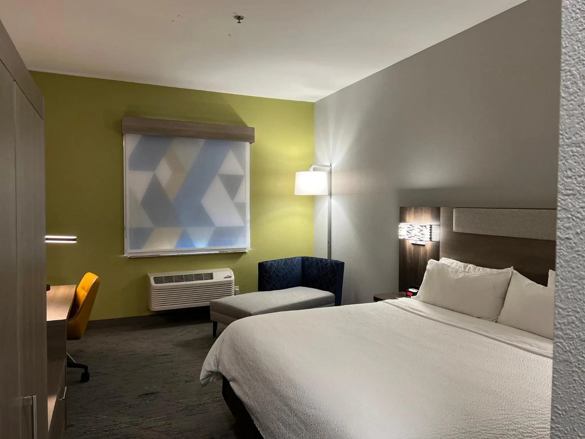 Photo of the whole room, Bed in Holiday Inn Express Hotel & Suites Woodward Hwy 270 by IHG