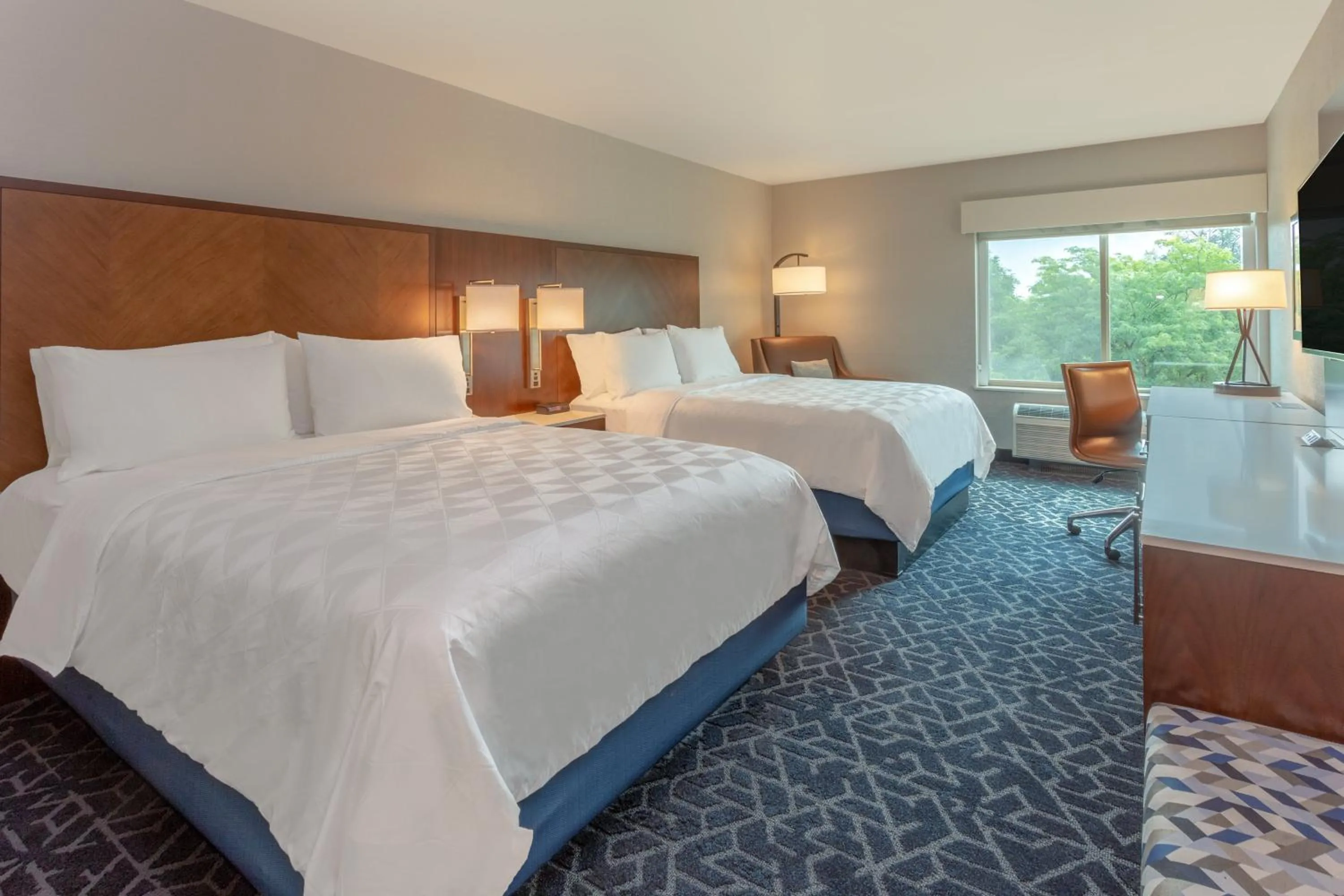 Photo of the whole room, Bed in Holiday Inn Missoula Downtown by IHG
