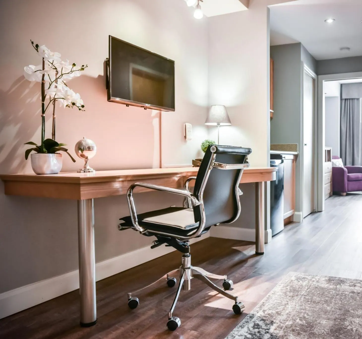 TV and multimedia in Cambridge Hotel and Conference Centre