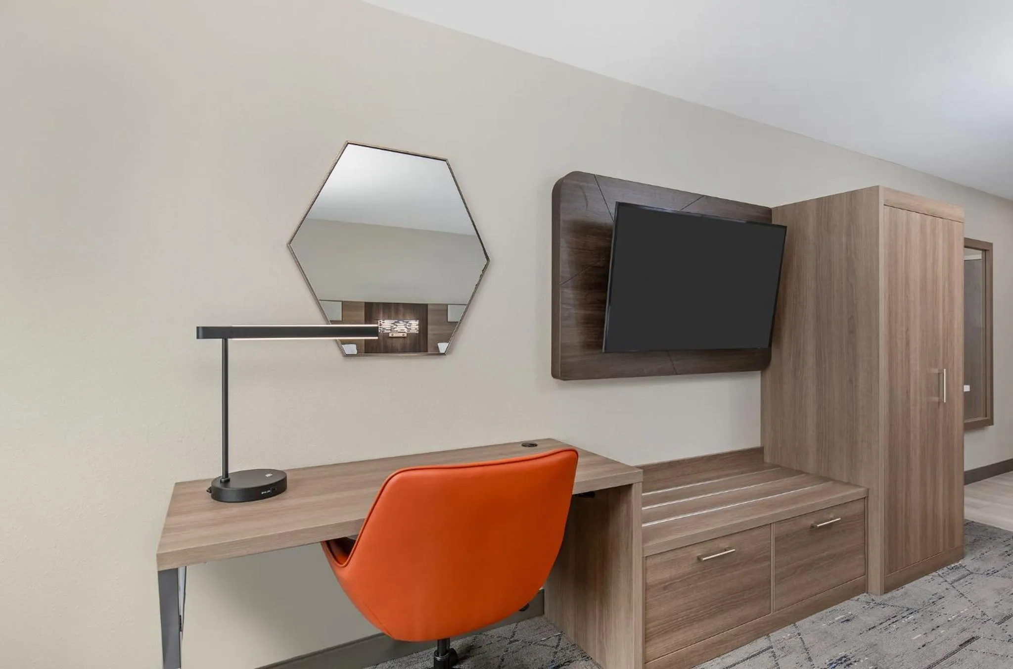 Photo of the whole room in Holiday Inn Express Hurricane Mills Waverly by IHG