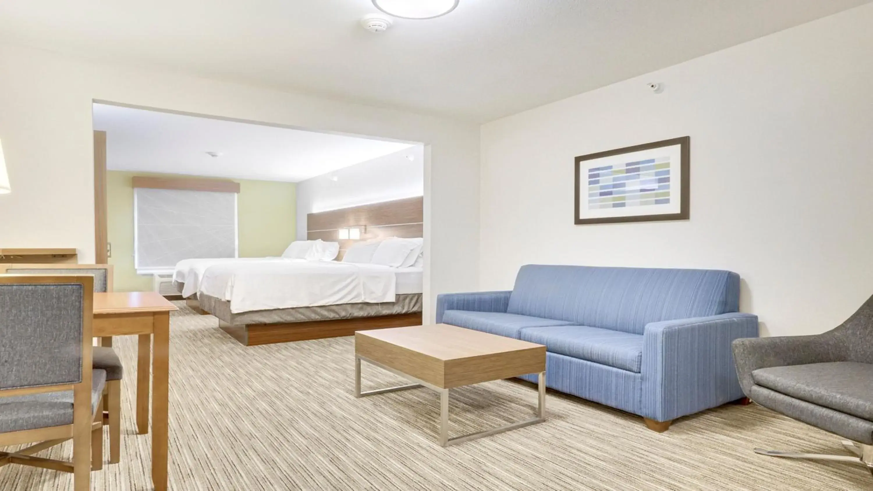 Queen Suite with Two Queen Beds in Holiday Inn Express Hotel & Suites Portland by IHG Queen Suite with Two Queen Beds in Holiday Inn Express Hotel & Suites Portland by IHG