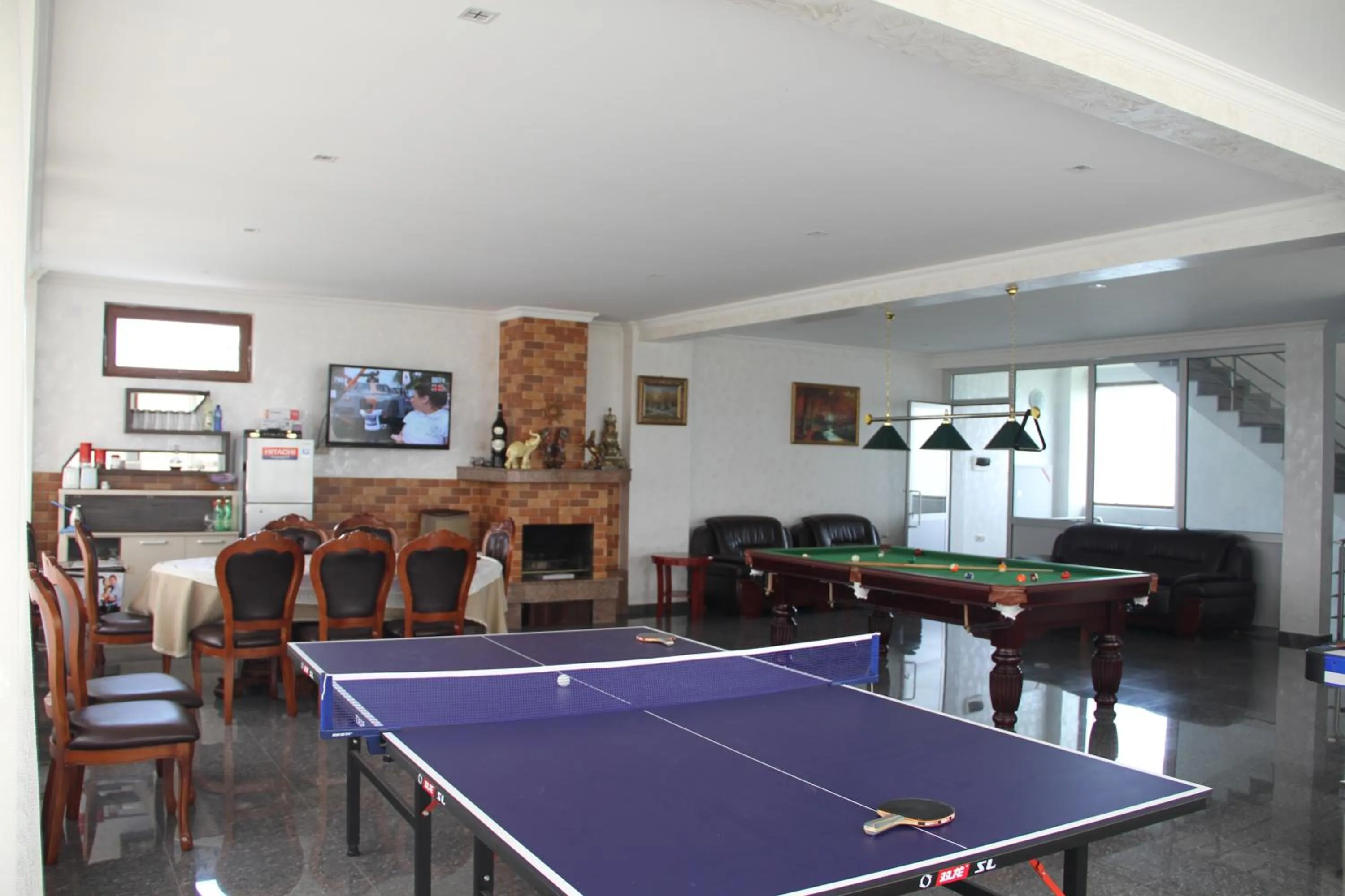 Table tennis in Hotel 725