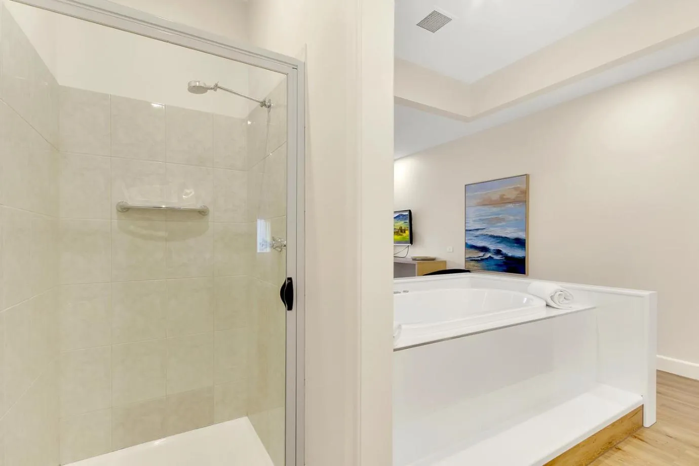 Bathroom in Bellevue On The Lakes