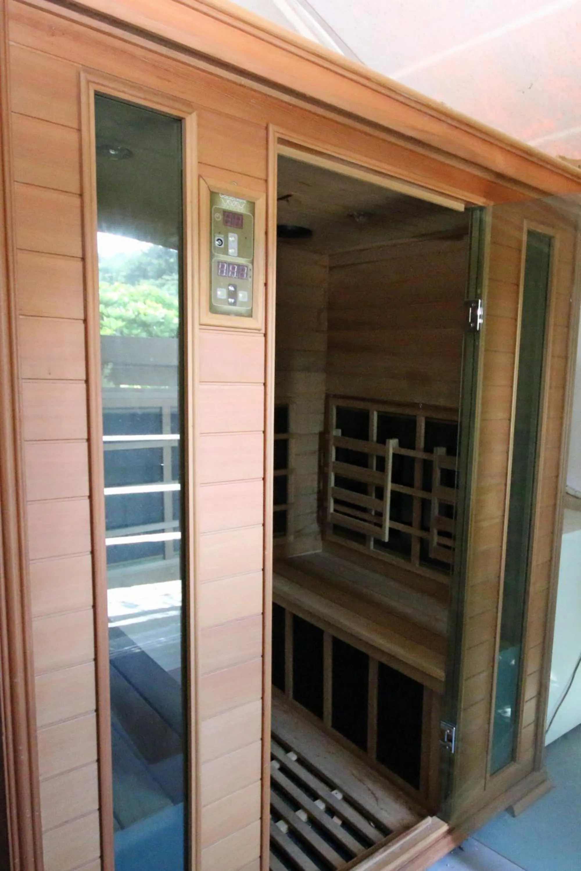 Sauna in Midway Pacifica Lodge