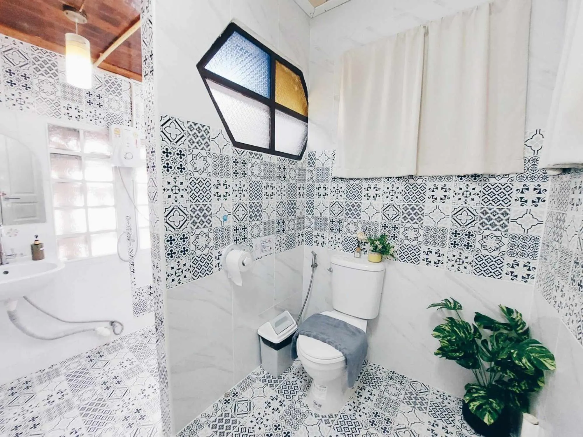 Bathroom in Green Riverside Homestay