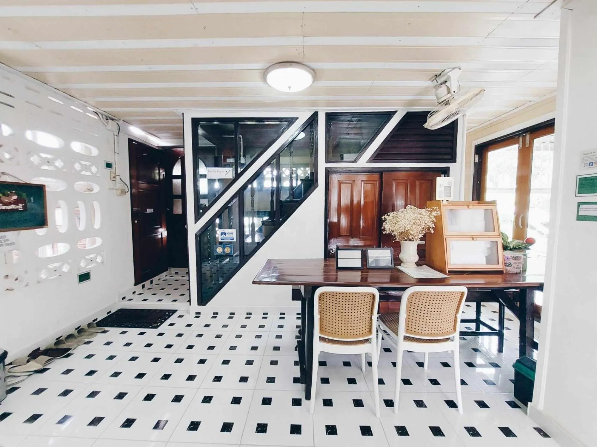 Seating area in Green Riverside Homestay