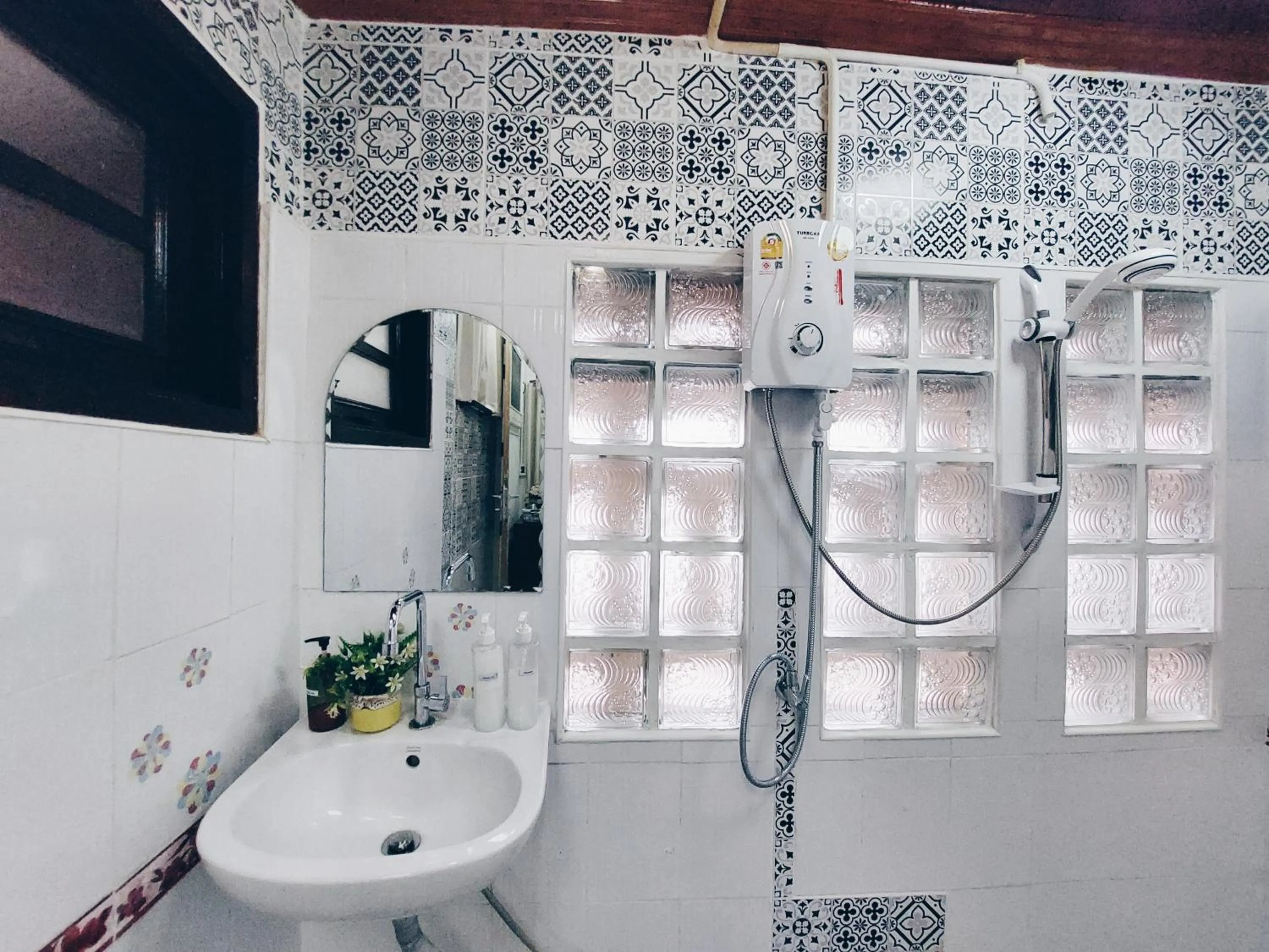 Bathroom in Green Riverside Homestay