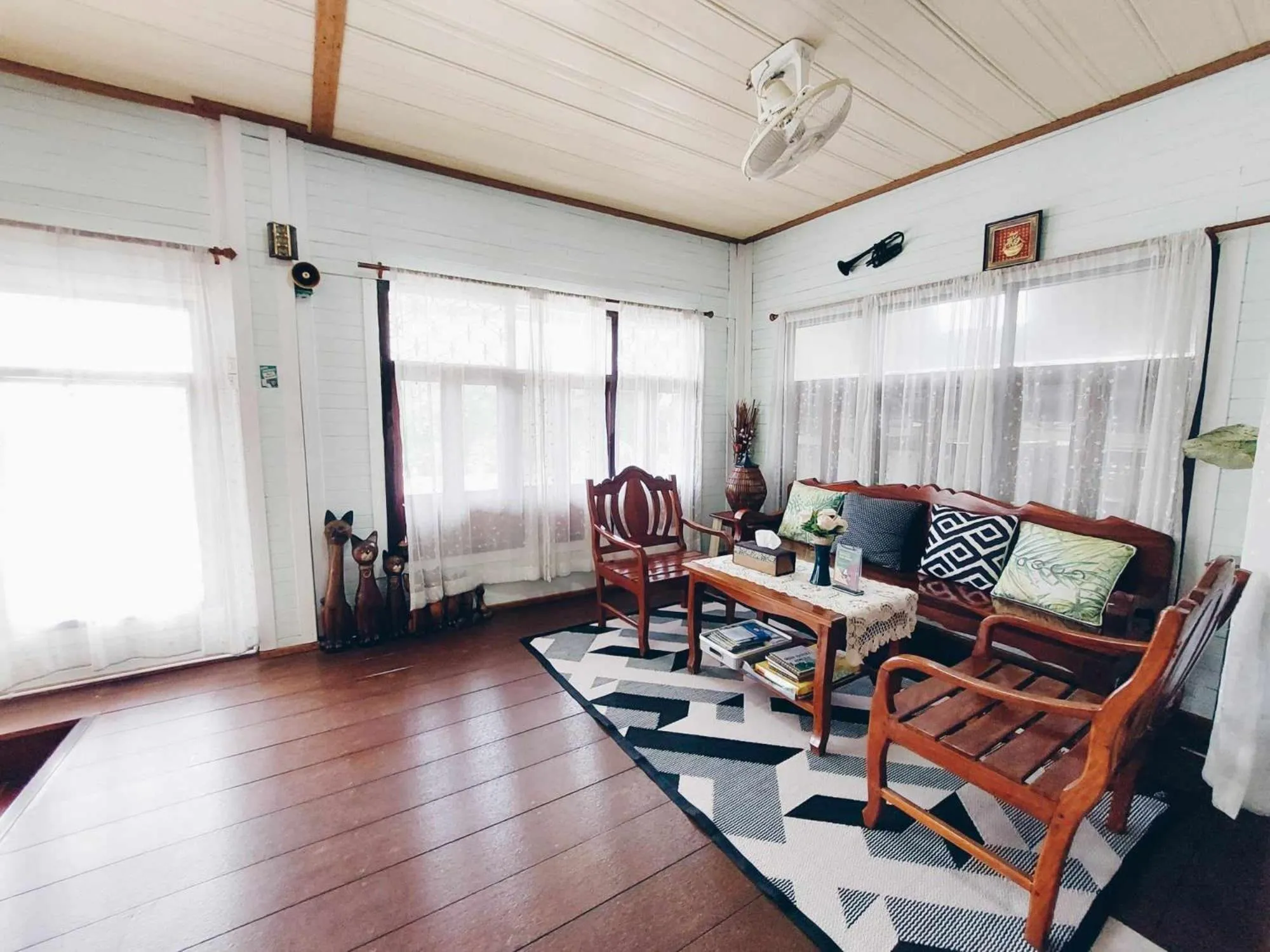 Living room in Green Riverside Homestay