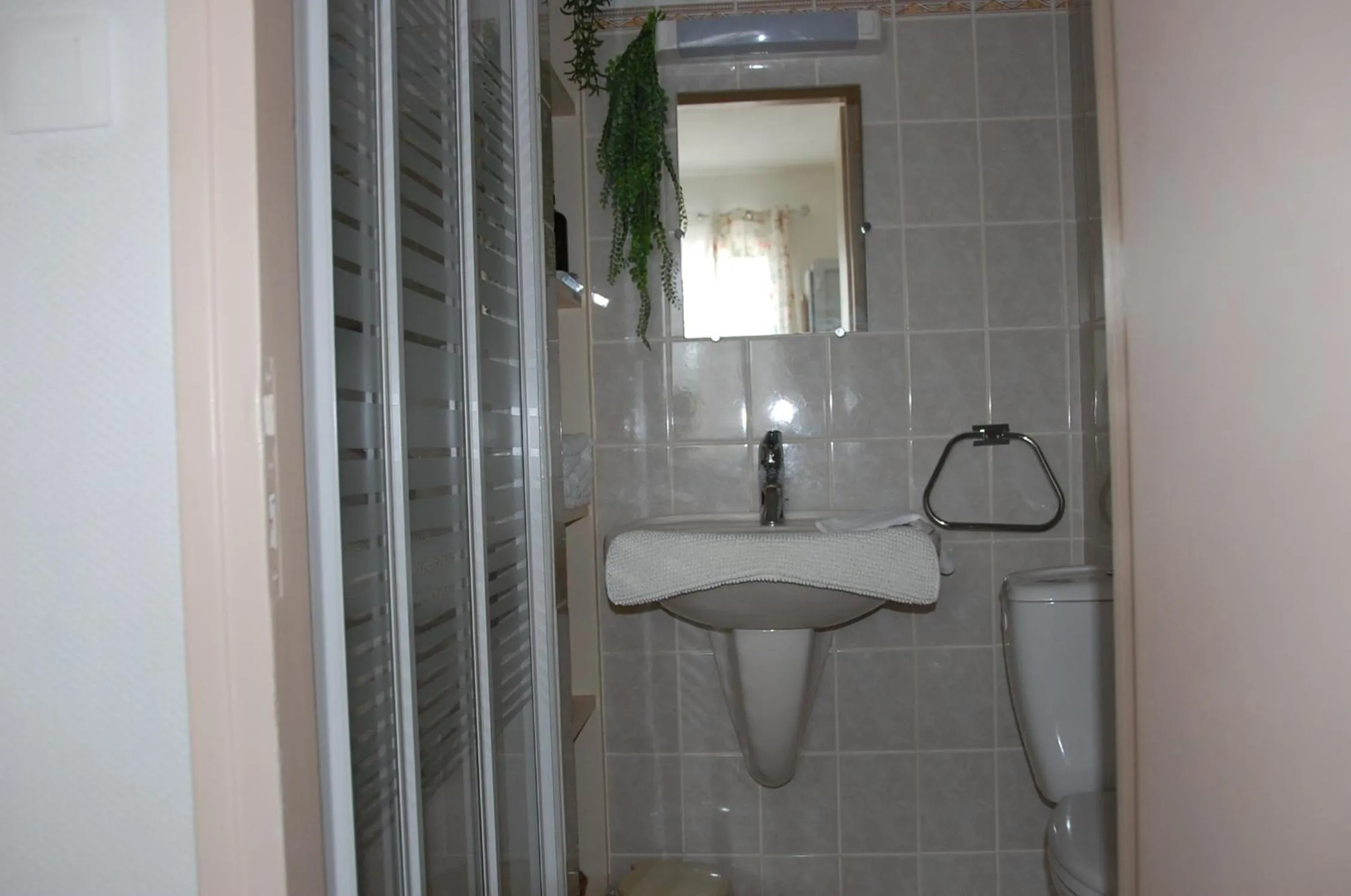 Bathroom in Le Pont de la Loire