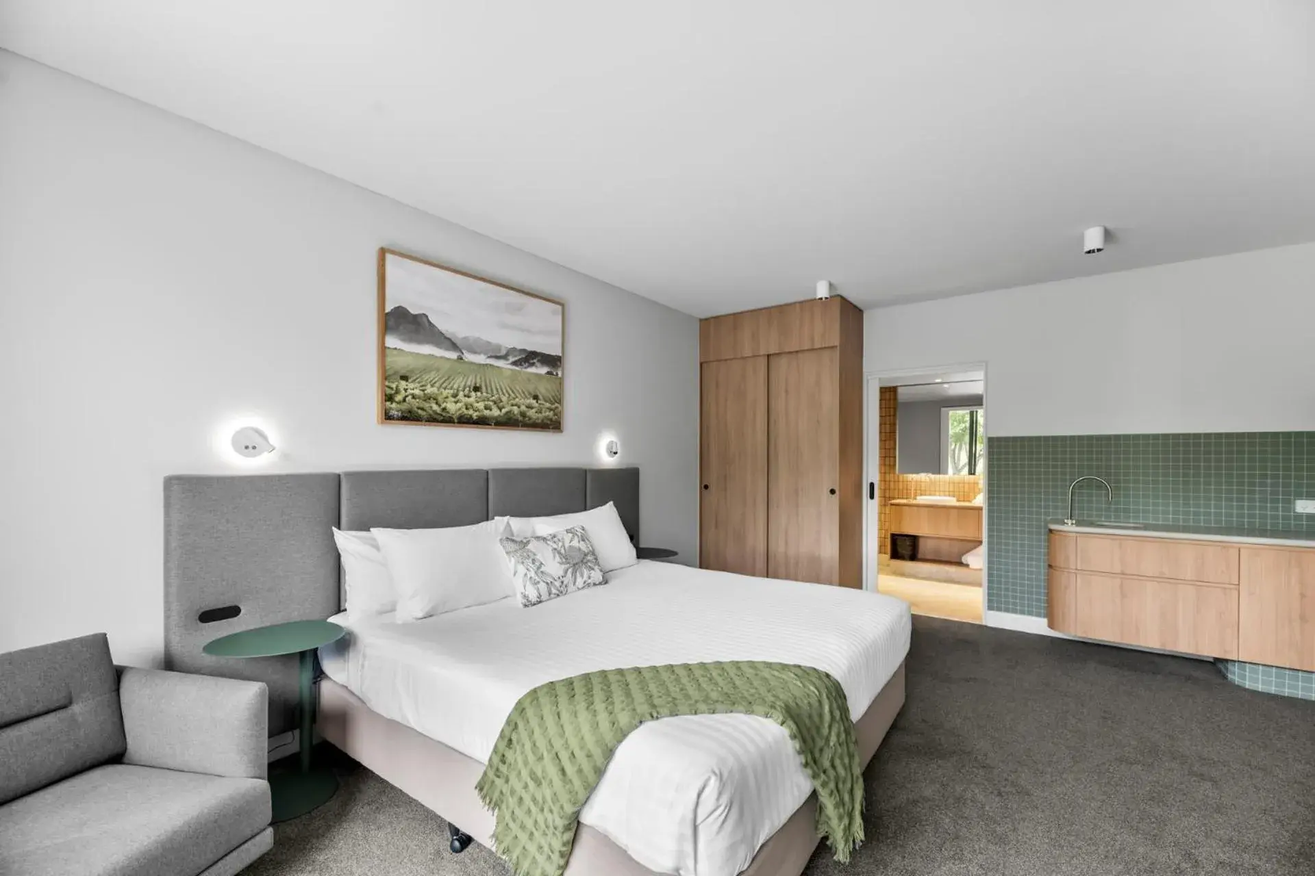 King Room with Garden View - single occupancy - Free Wifi and Parking in Balgownie Estate Yarra Valley King Room with Garden View - single occupancy - Free Wifi and Parking in Balgownie Estate Yarra Valley