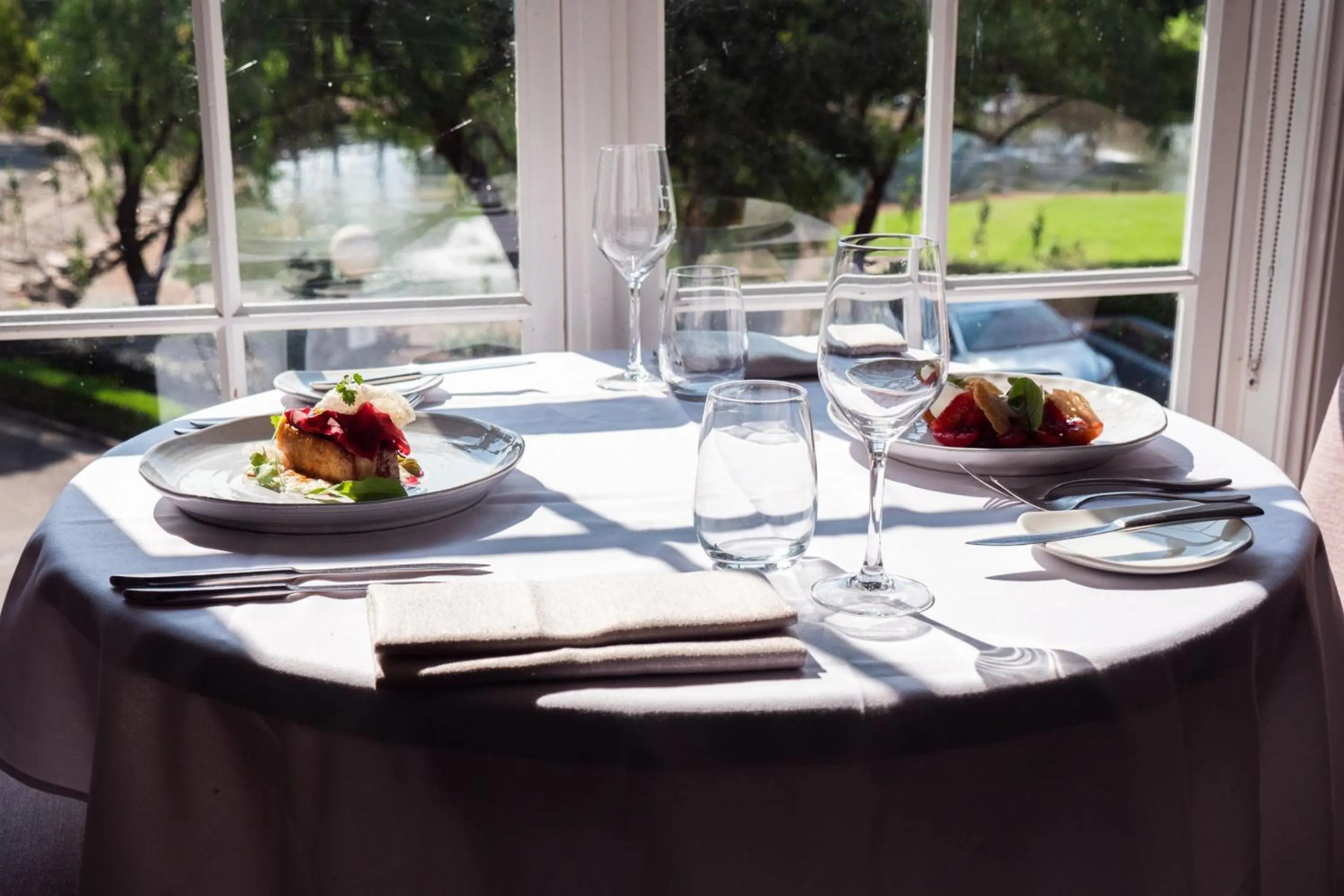 Restaurant/places to eat in Crowne Plaza Hawkesbury Valley by IHG