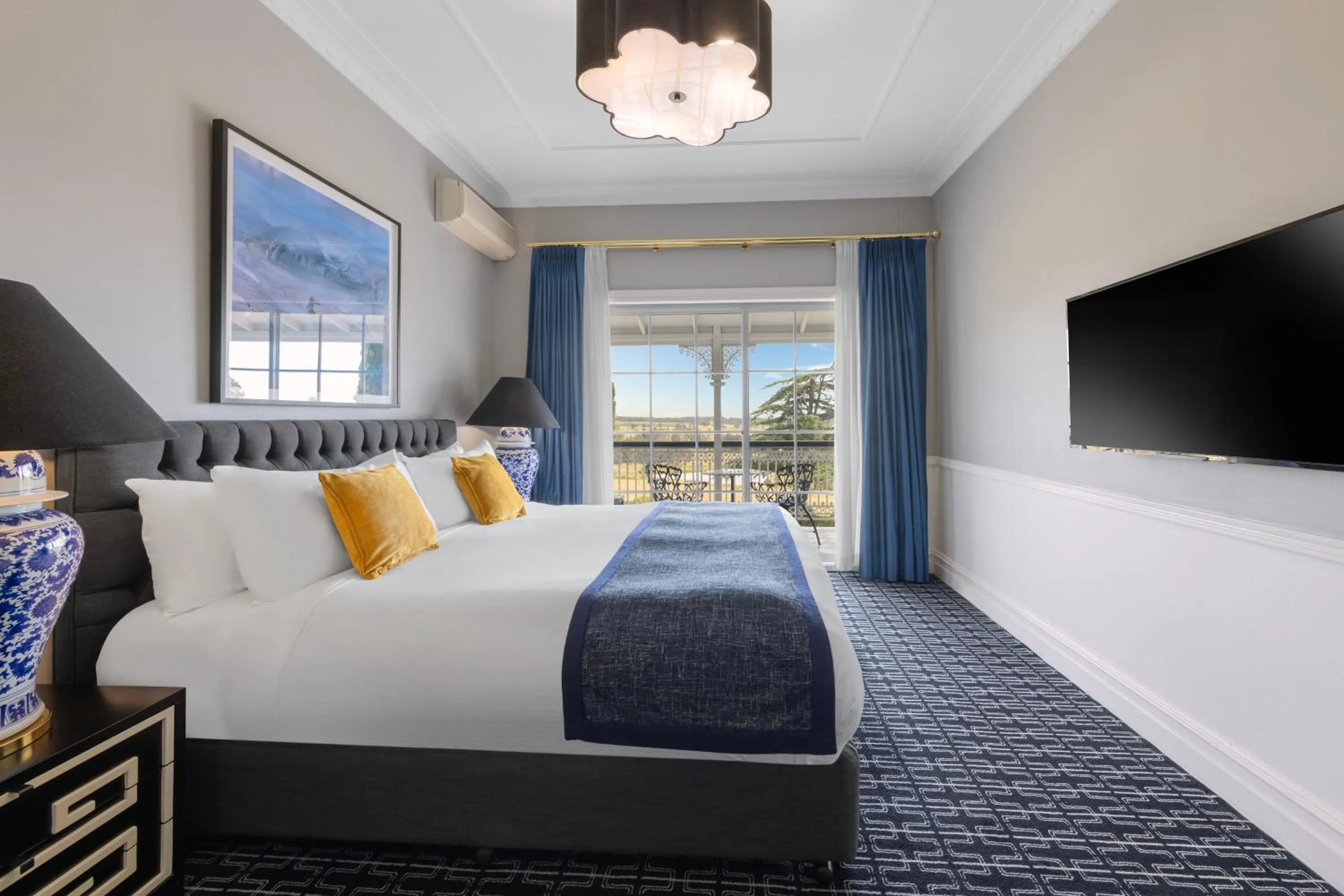 Photo of the whole room, Bed in voco® Kirkton Park Hunter Valley by IHG