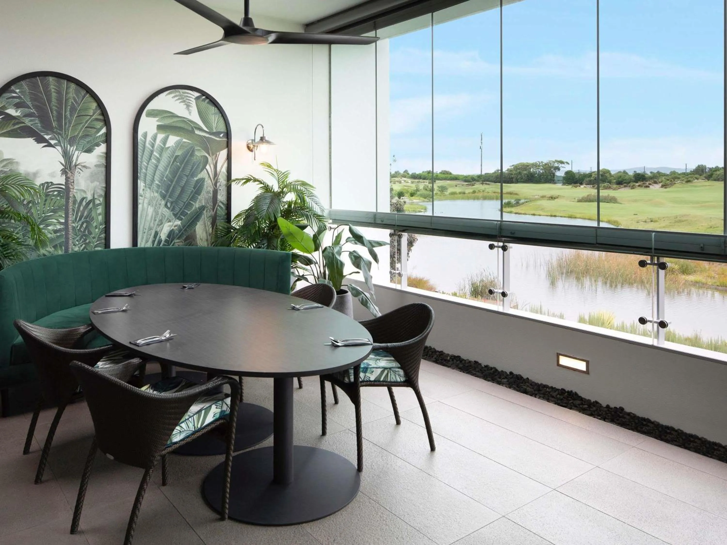 Restaurant/places to eat in Pullman Magenta Shores Resort