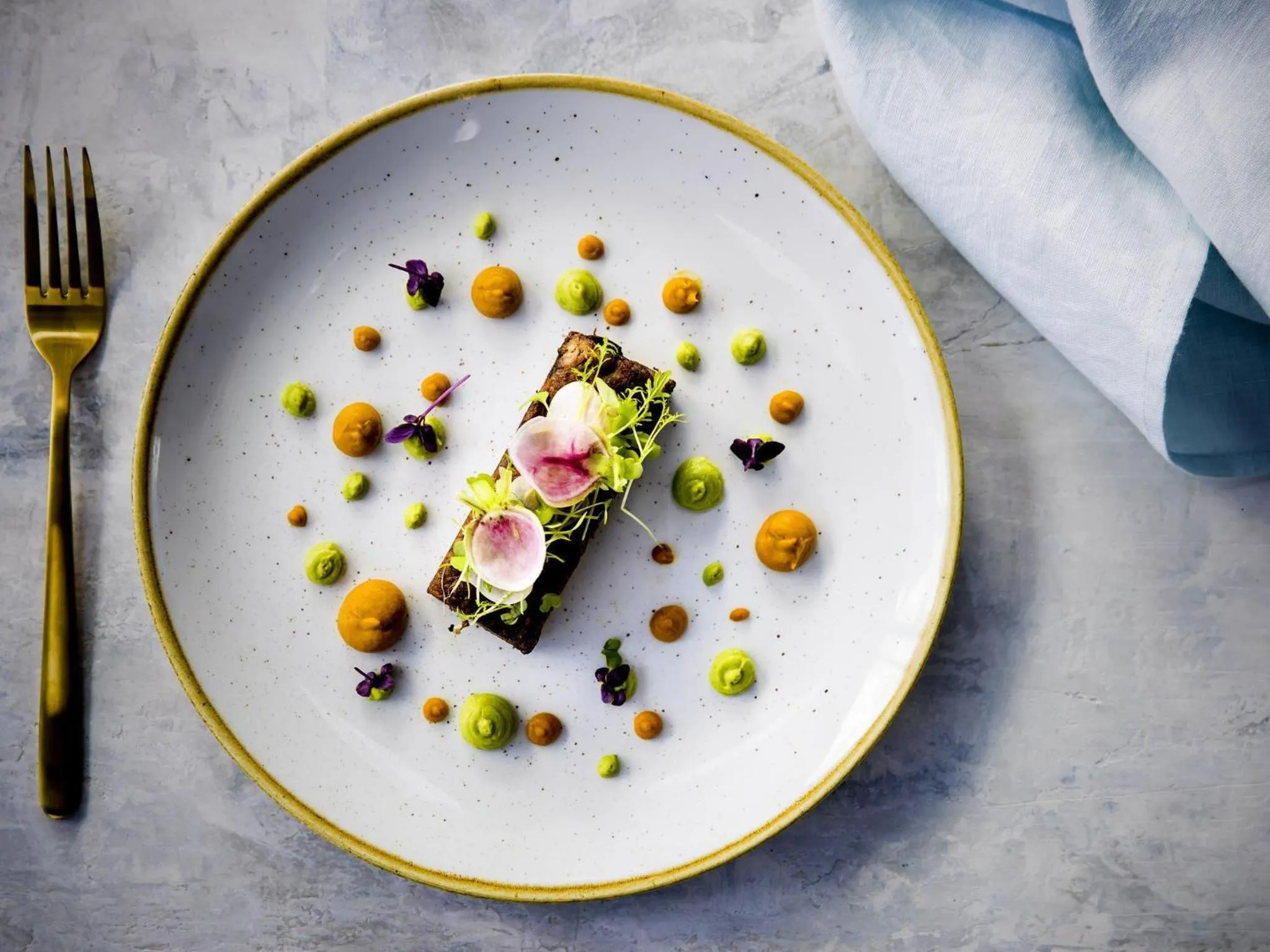 Restaurant/places to eat in Pullman Magenta Shores Resort