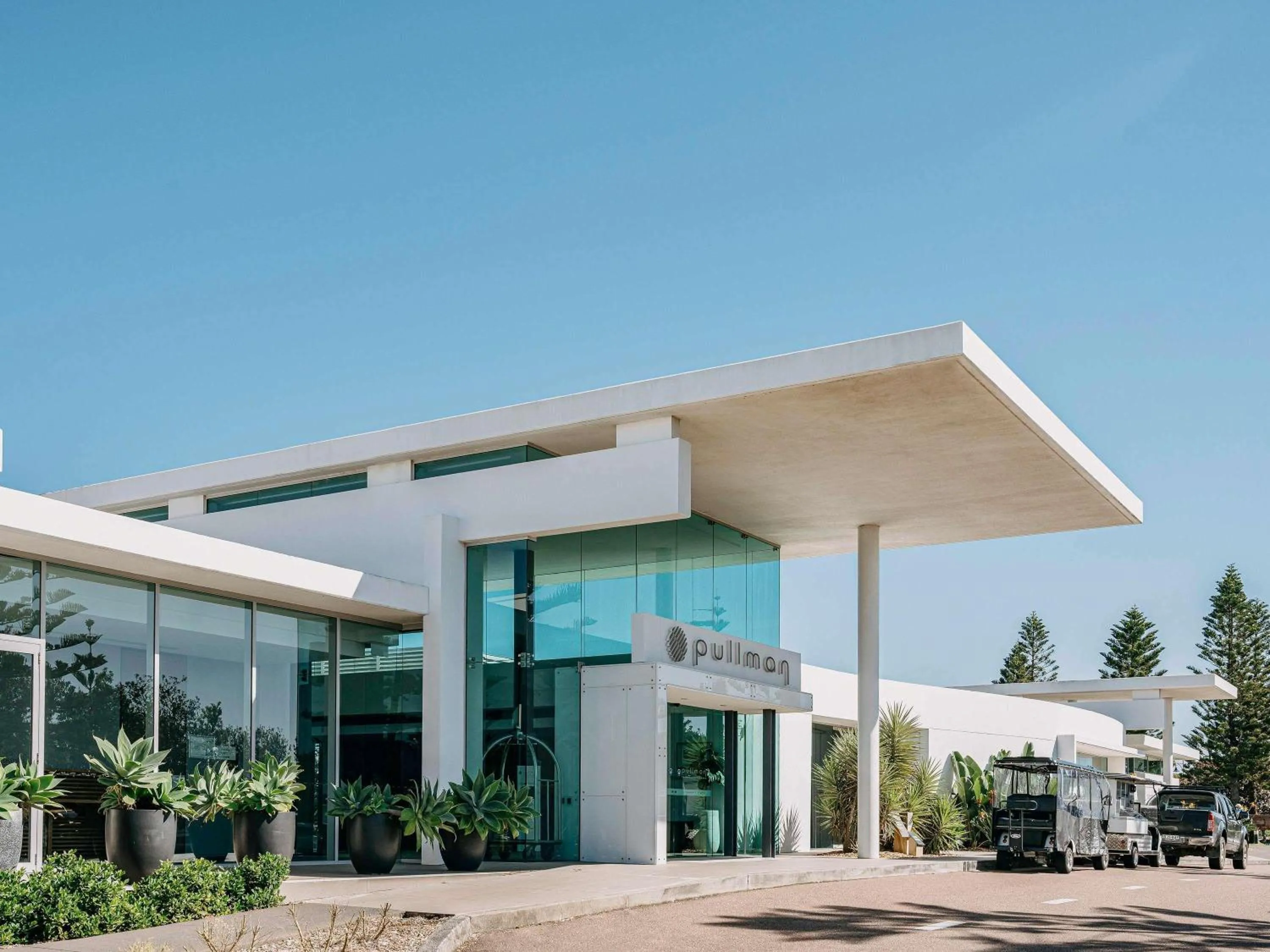 Property building in Pullman Magenta Shores Resort