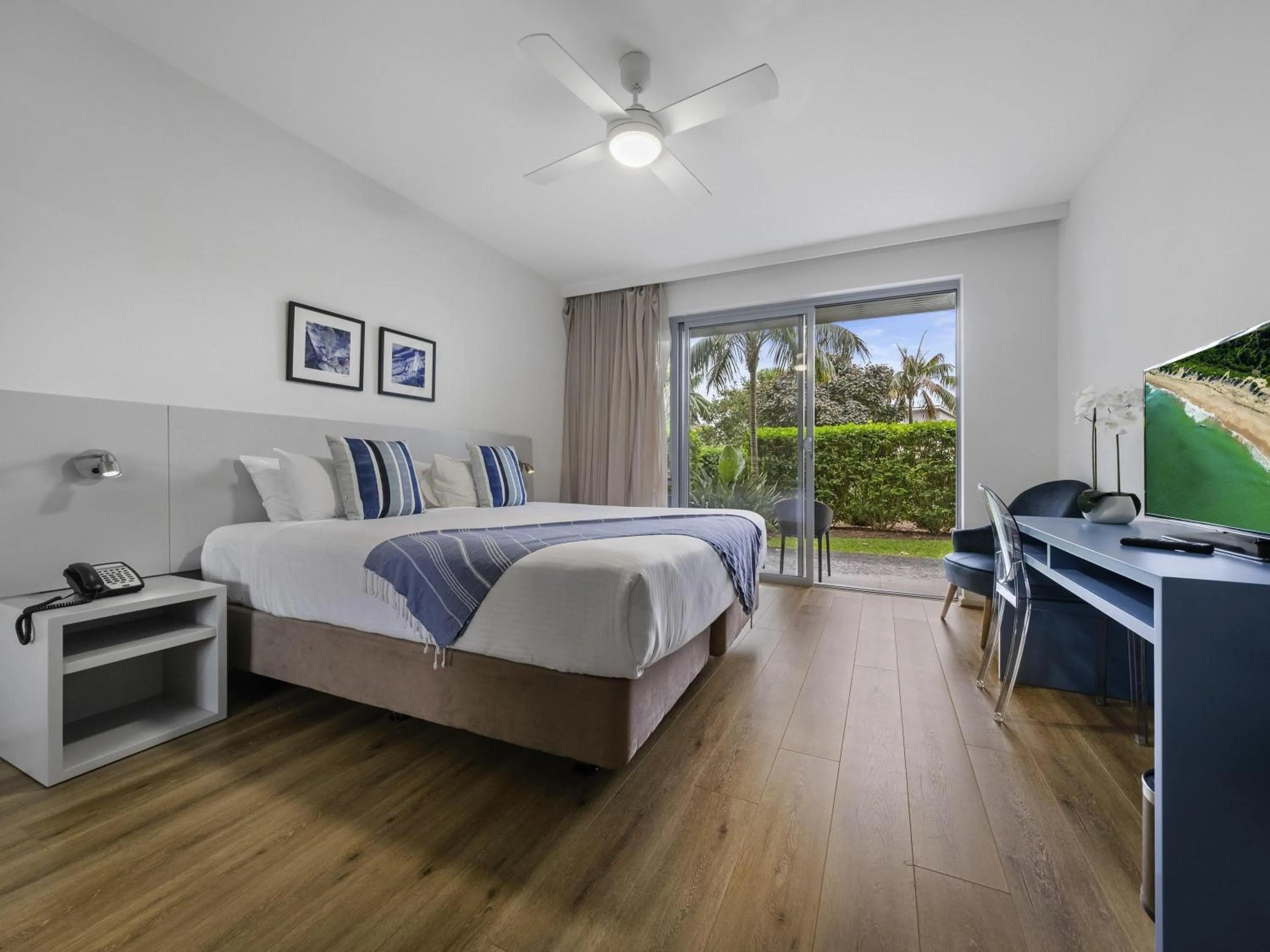 Bedroom, Bed in Pullman Magenta Shores Resort