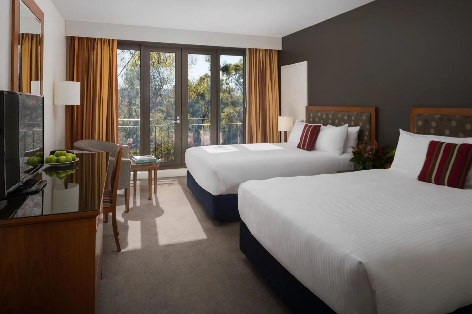Photo of the whole room, Bed in Yarra Valley Lodge