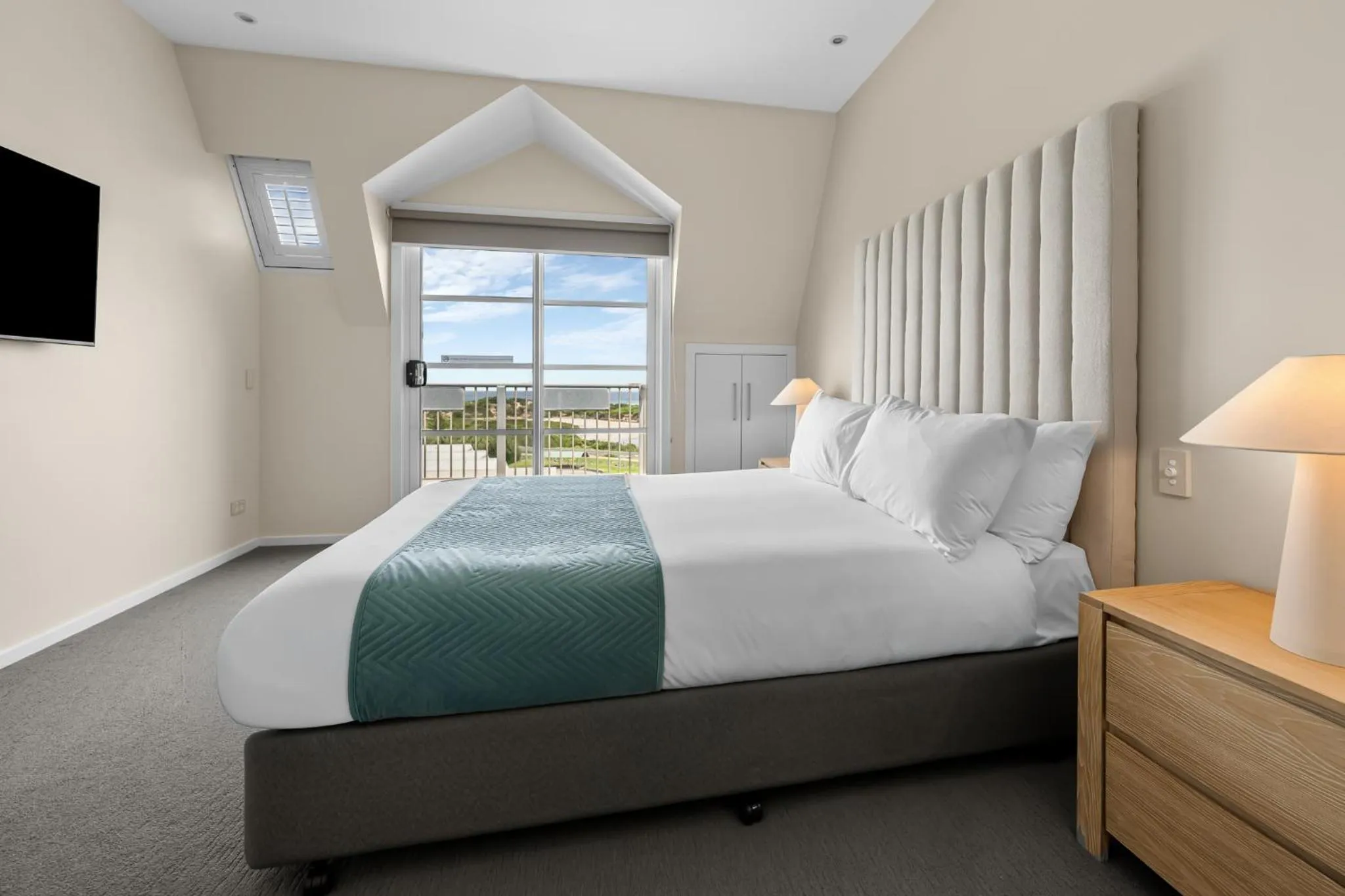 Bed in Deep Blue Hotel & Hot Springs